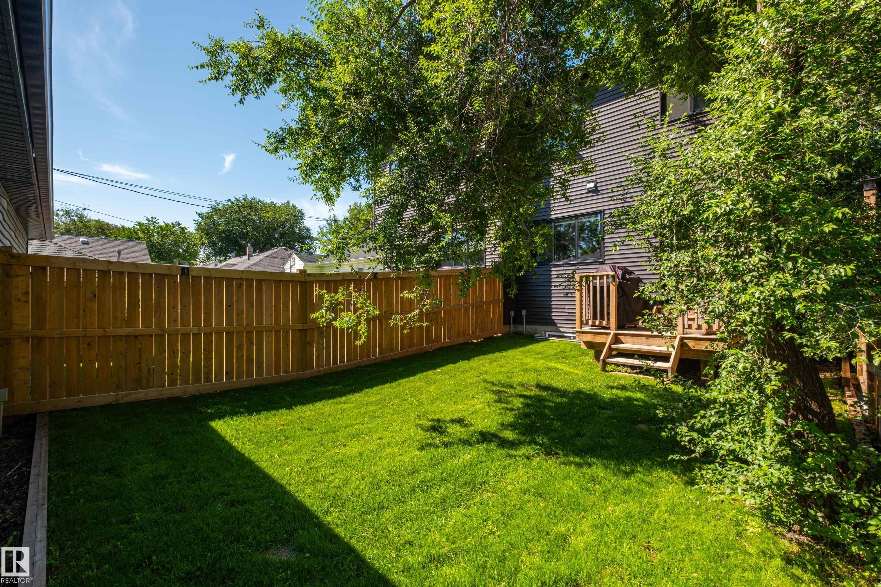 11013 75 Street Nw, Edmonton, AB - Outdoor With Backyard