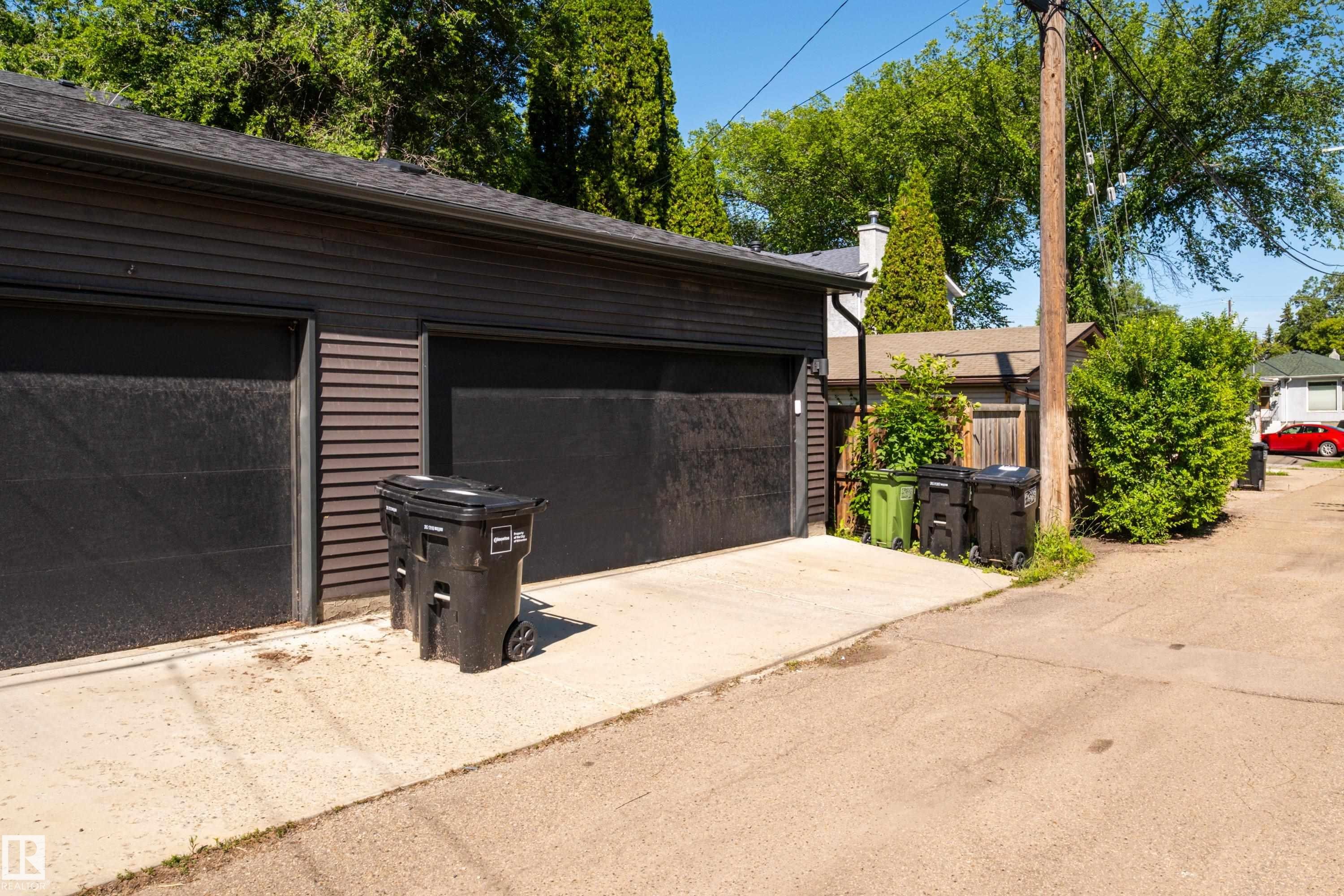 11013 75 Street Nw, Edmonton, AB - Outdoor With Exterior