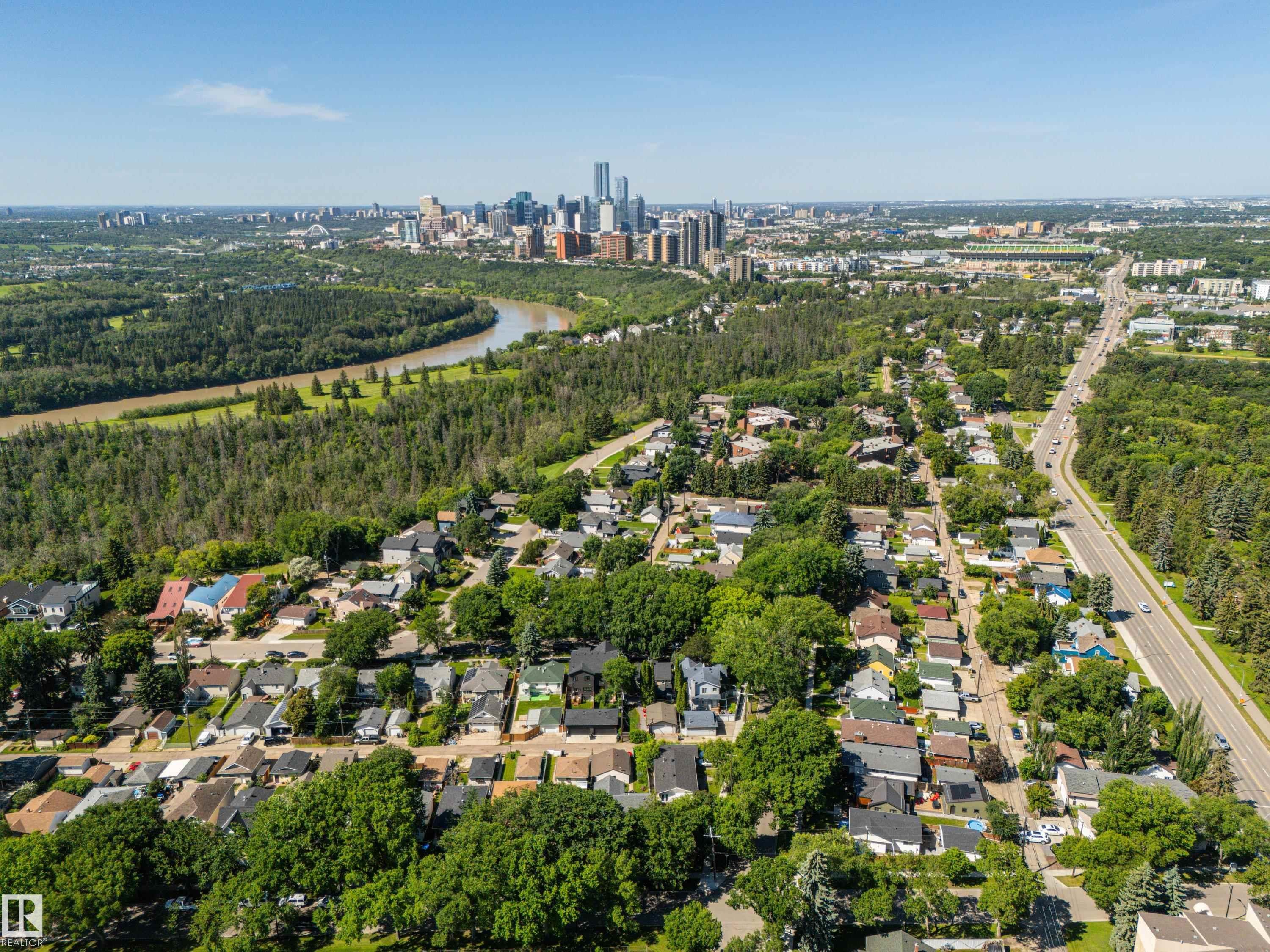 11013 75 Street Nw, Edmonton, AB - Outdoor With View