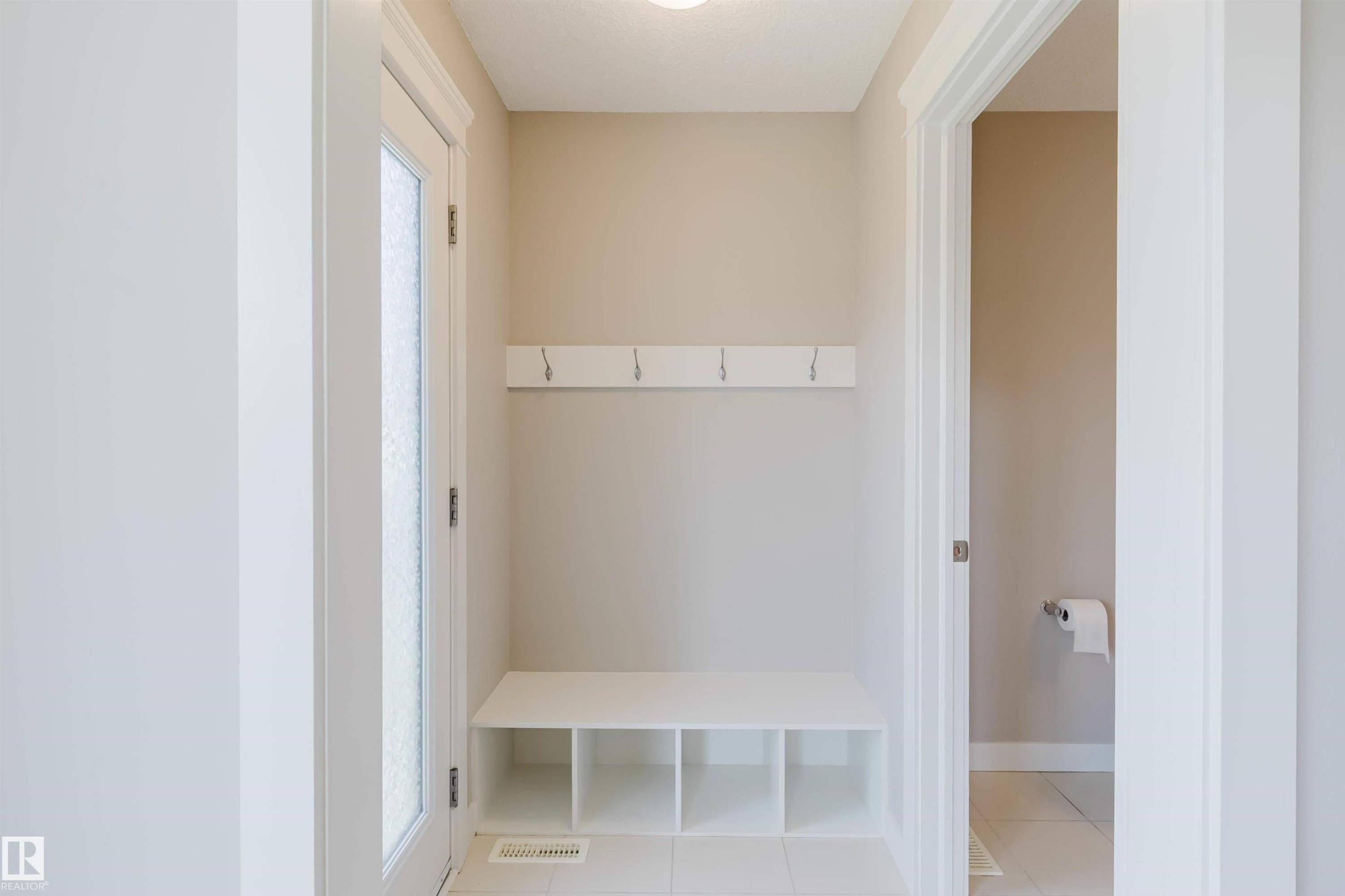 Mudroom - 2472 Glenridding Boulevard, Edmonton, AB