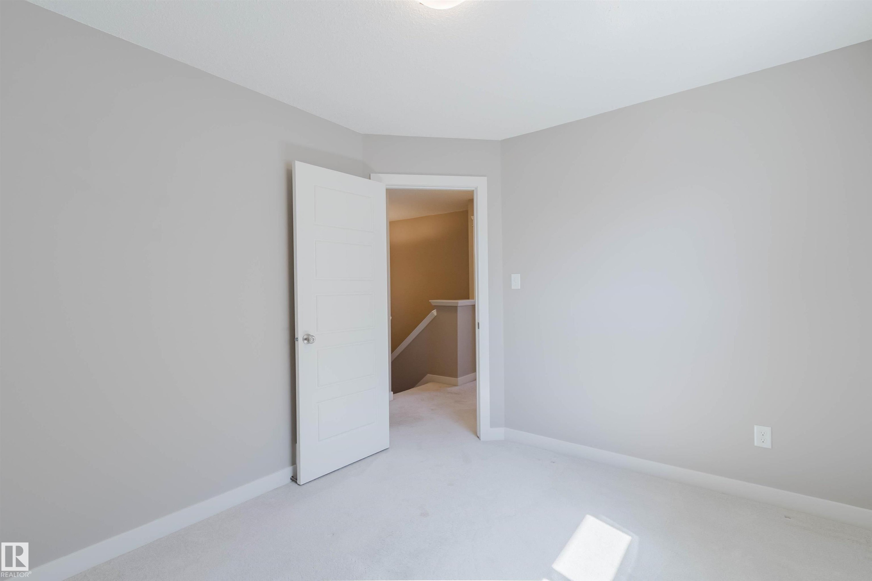 Empty room - 2472 Glenridding Boulevard, Edmonton, AB