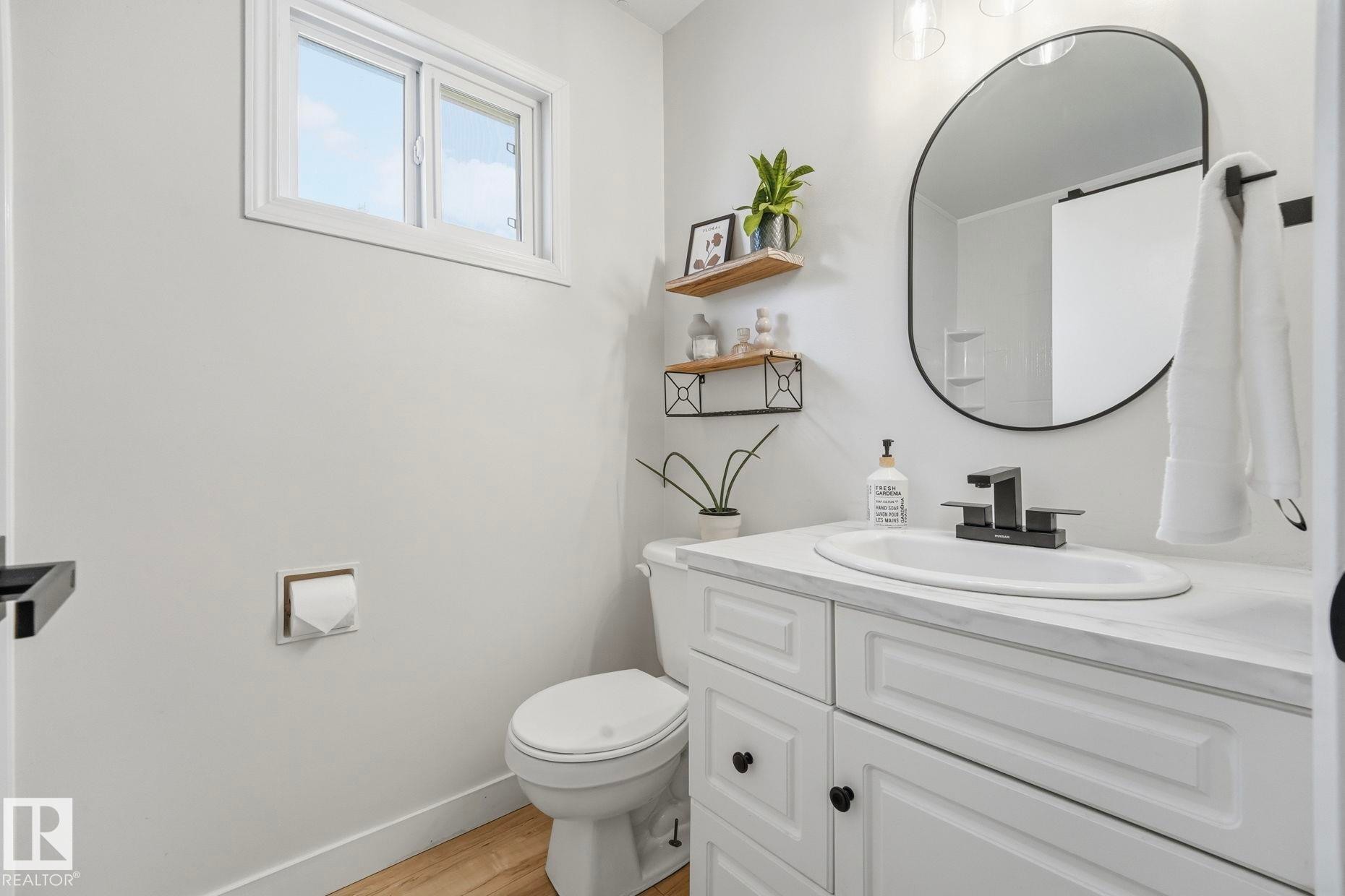 10622 51 Avenue, Edmonton, AB