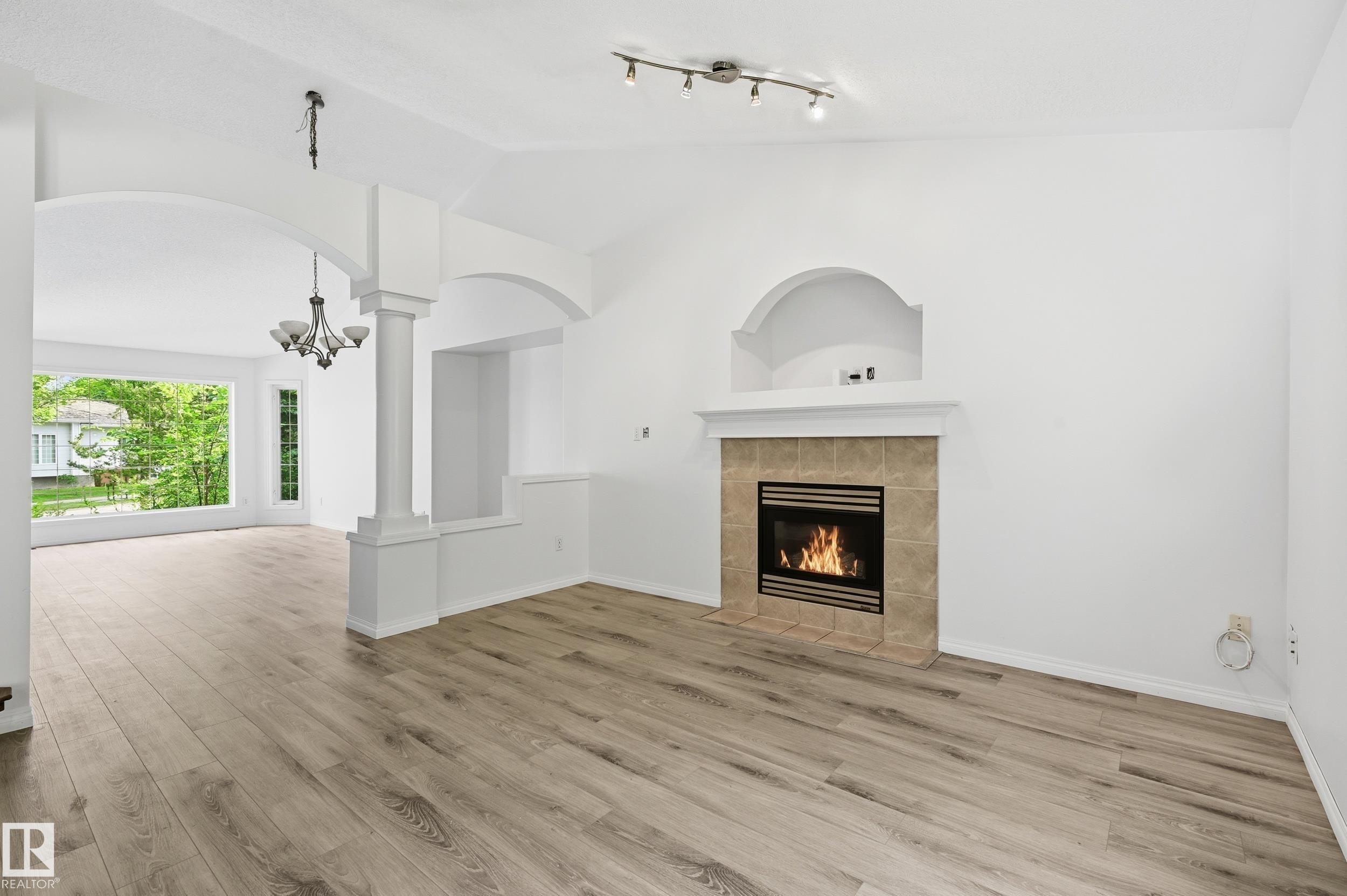 5 Emerson Place, St. Albert, AB - Indoor Photo Showing Living Room With Fireplace