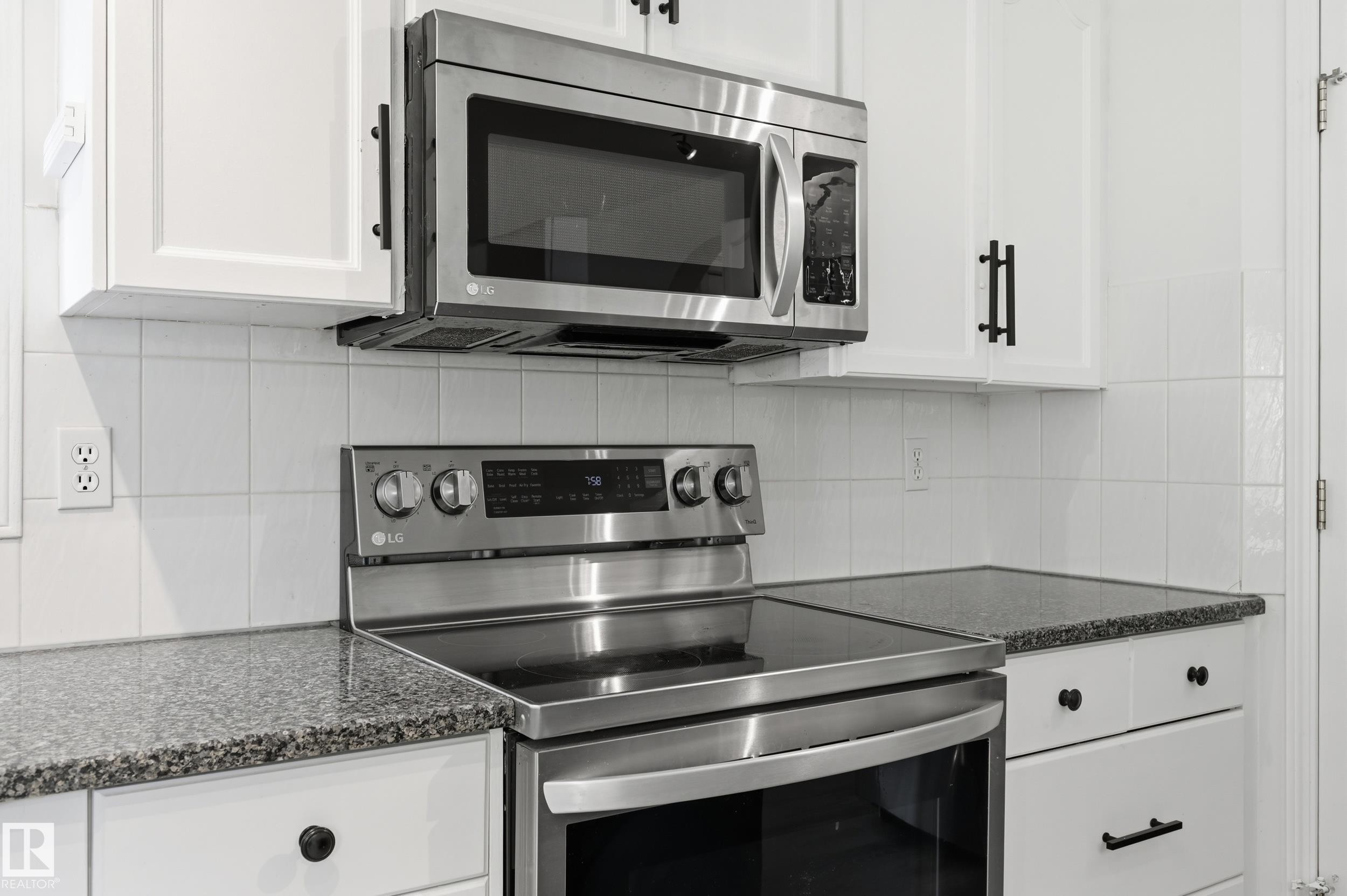 5 Emerson Place, St. Albert, AB - Indoor Photo Showing Kitchen
