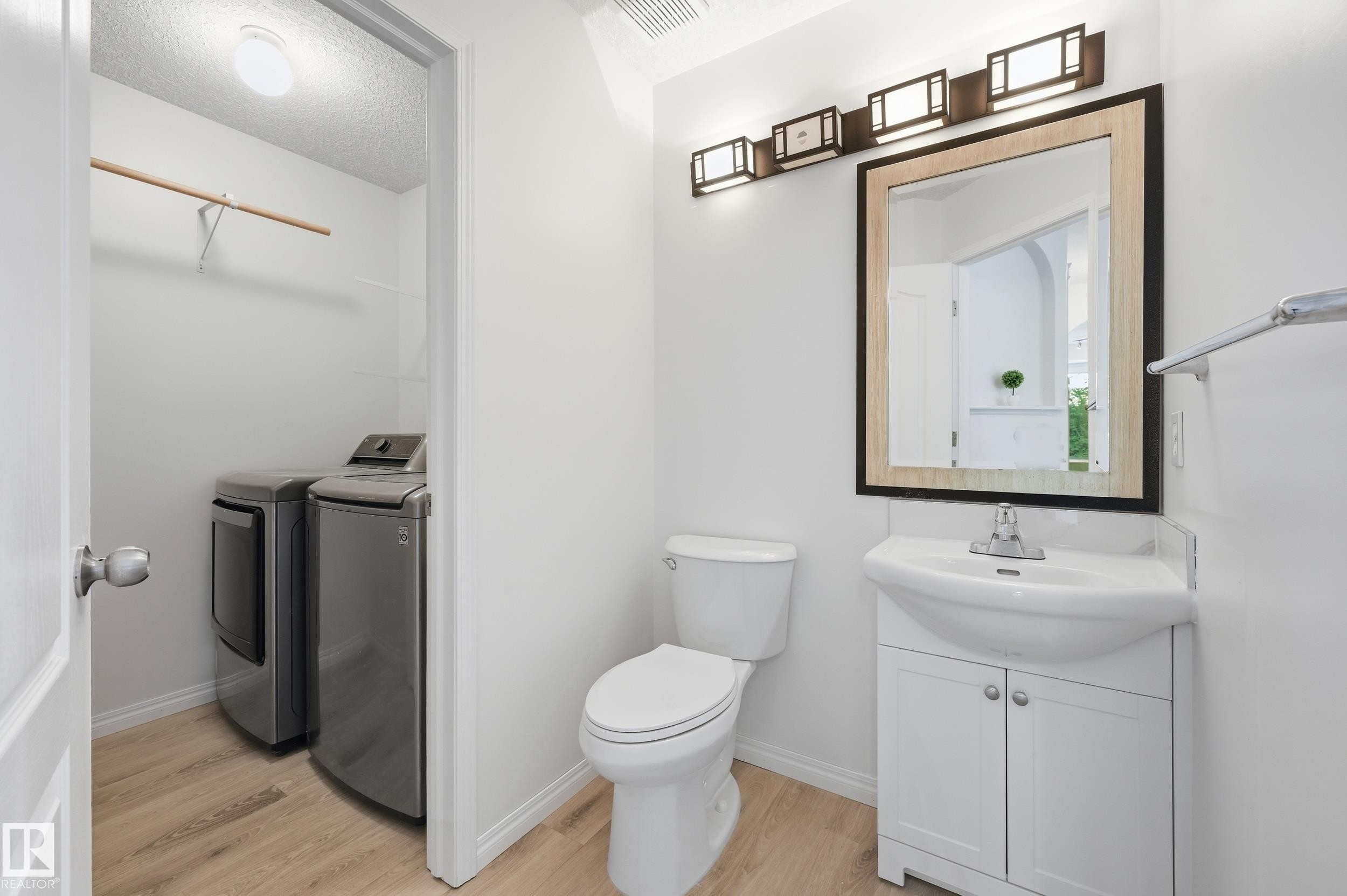 5 Emerson Place, St. Albert, AB - Indoor Photo Showing Bathroom
