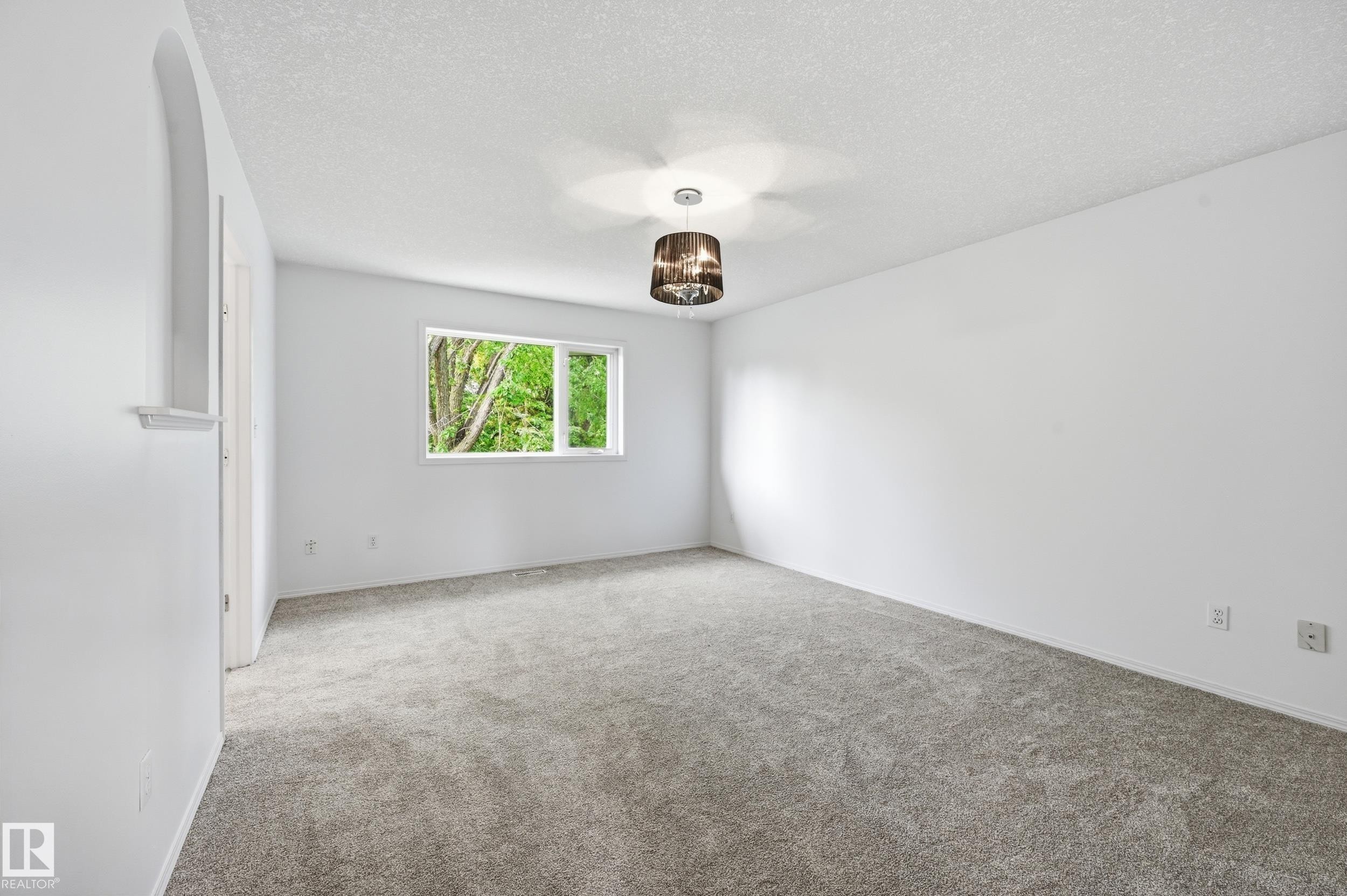 5 Emerson Place, St. Albert, AB - Indoor Photo Showing Other Room