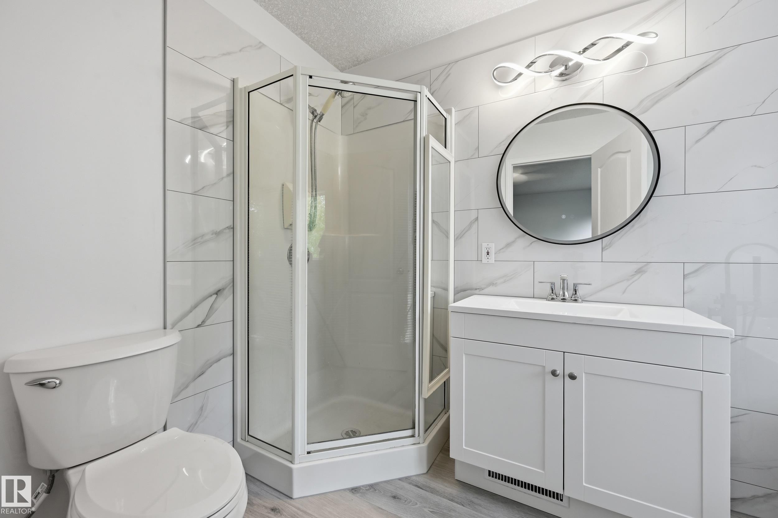 5 Emerson Place, St. Albert, AB - Indoor Photo Showing Bathroom