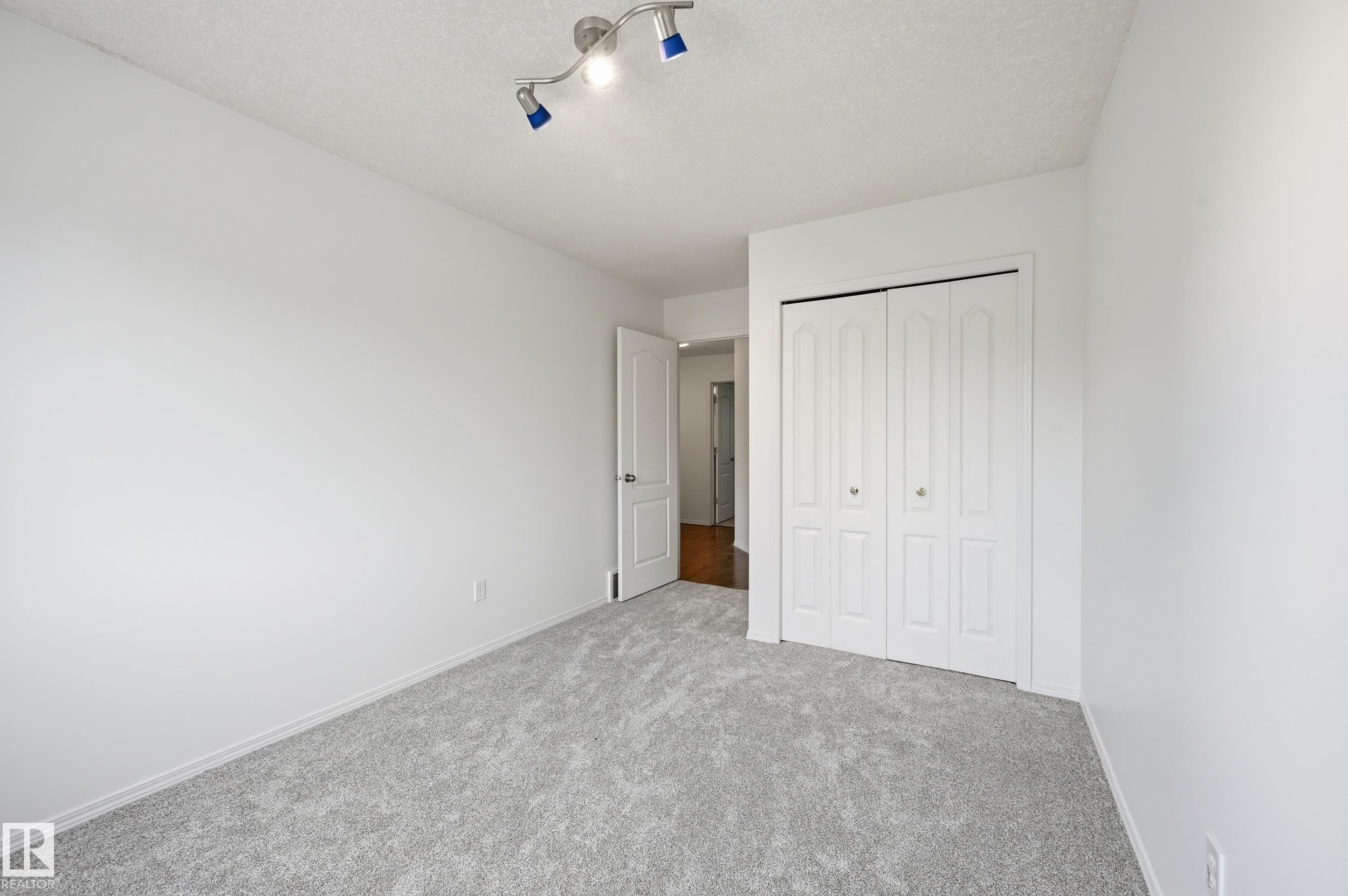 5 Emerson Place, St. Albert, AB - Indoor