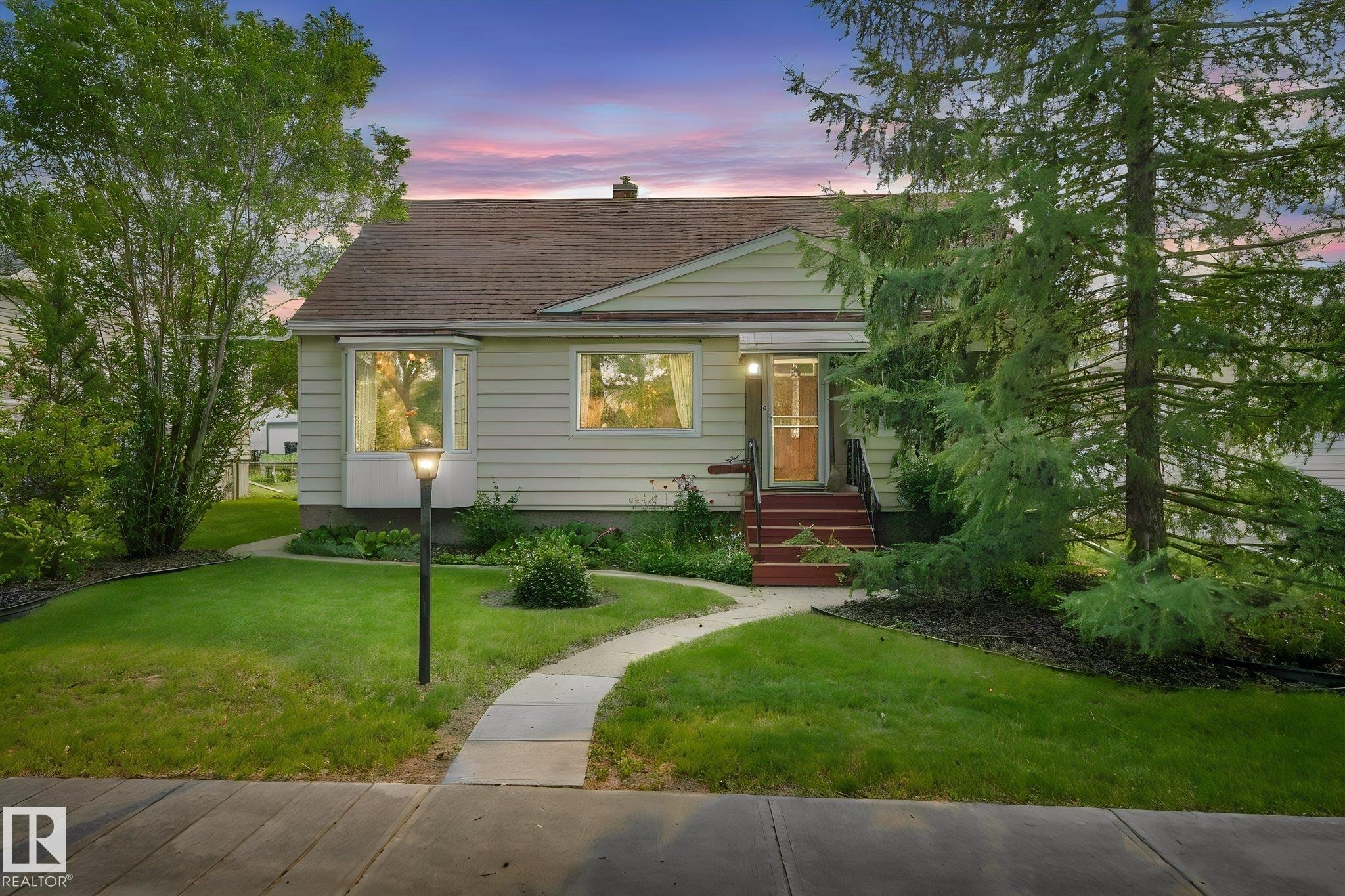 11422 70 Street, Edmonton, AB