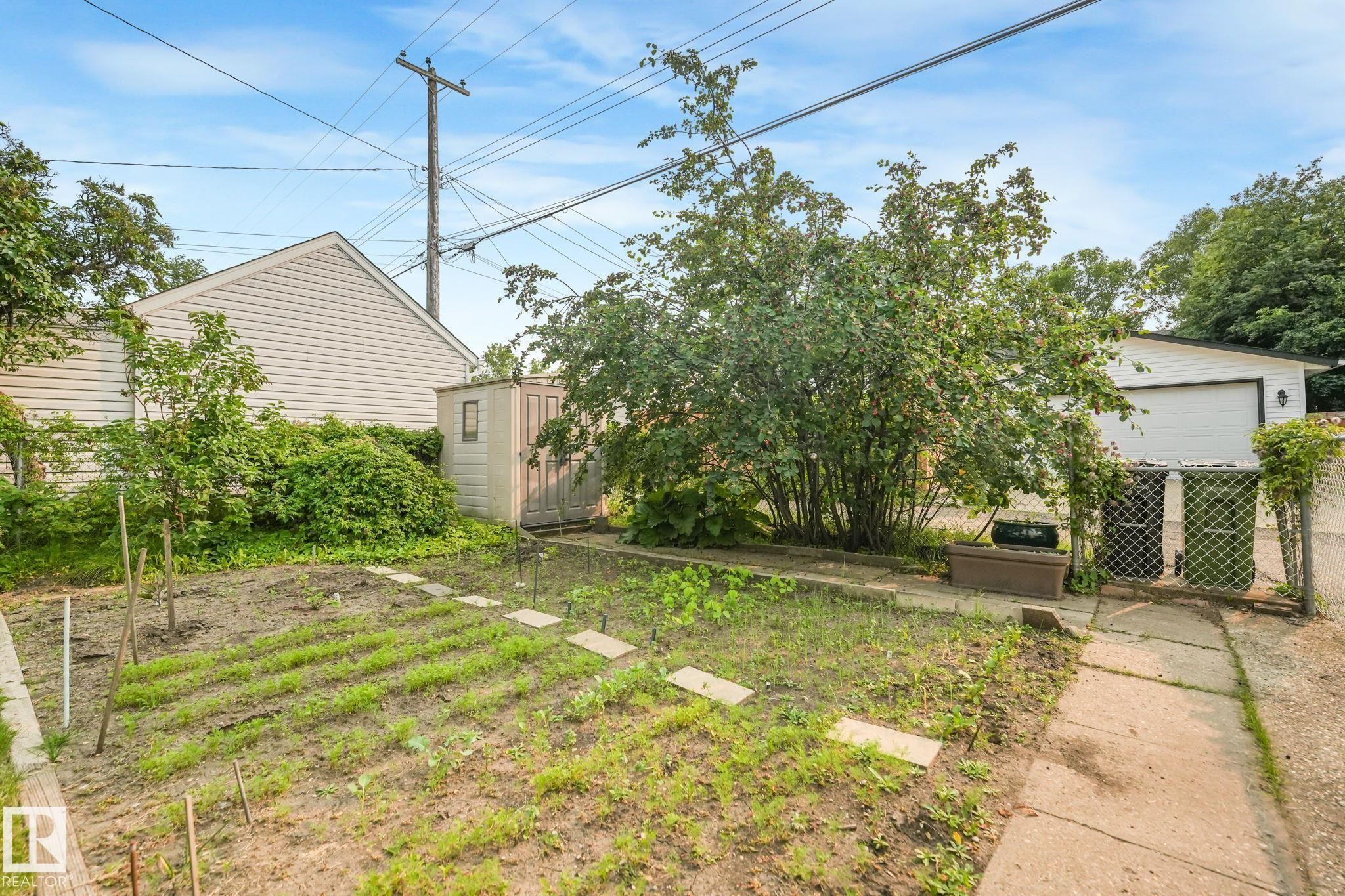 11422 70 Street, Edmonton, AB