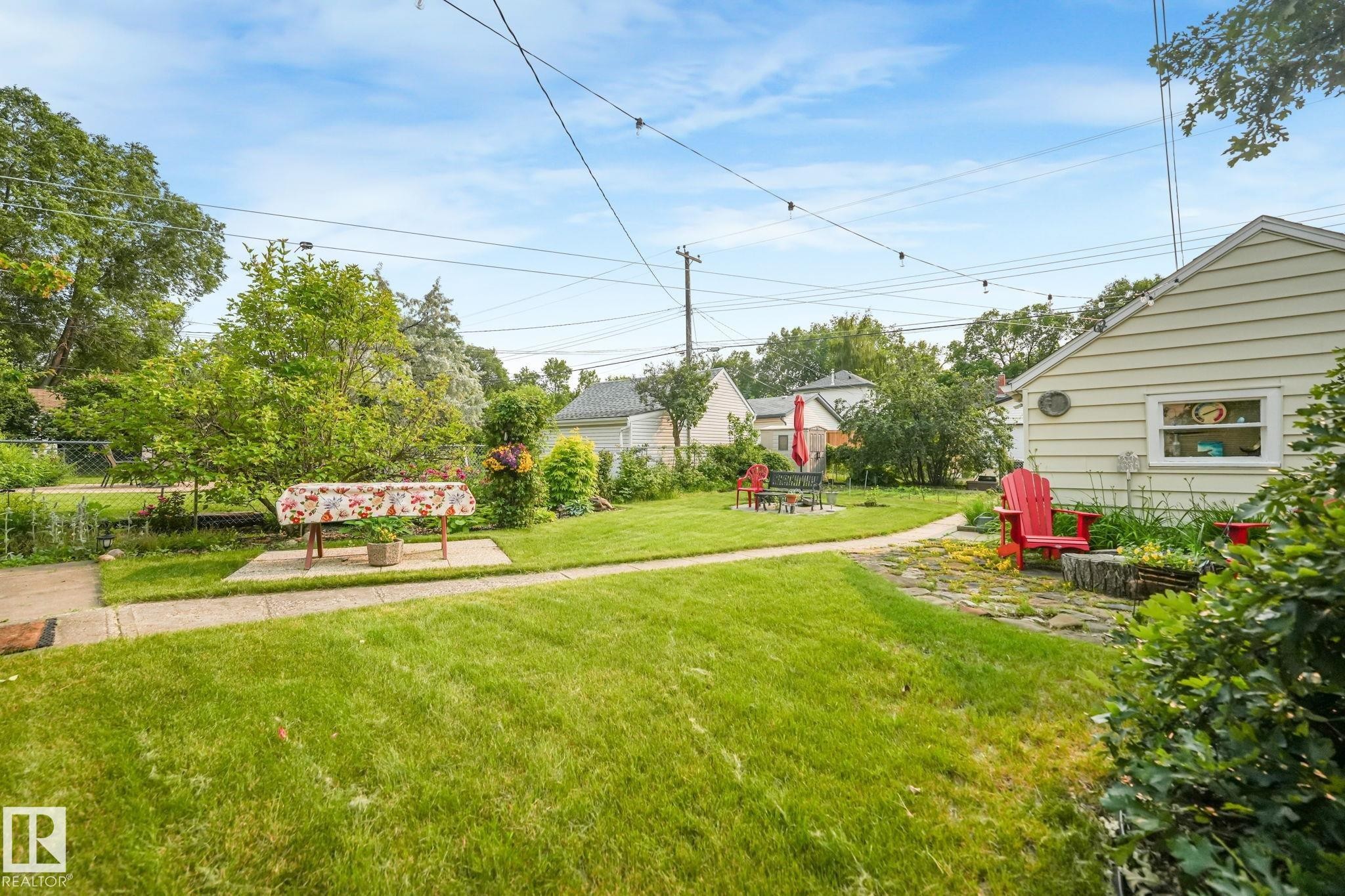 11422 70 Street, Edmonton, AB