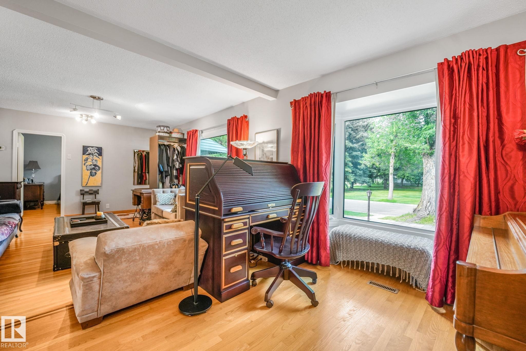 11422 70 Street, Edmonton, AB