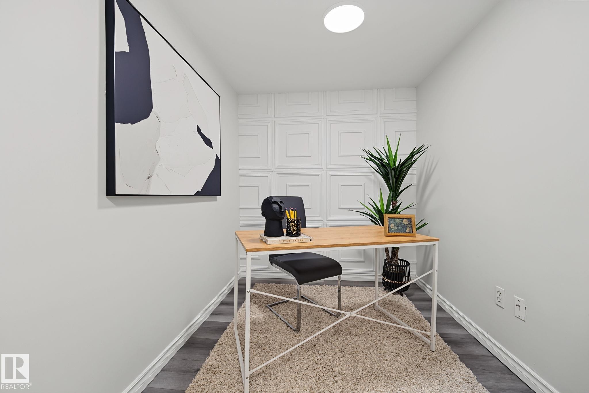 661 Abbottsfield Road Nw, Edmonton, AB - Indoor Photo Showing Office