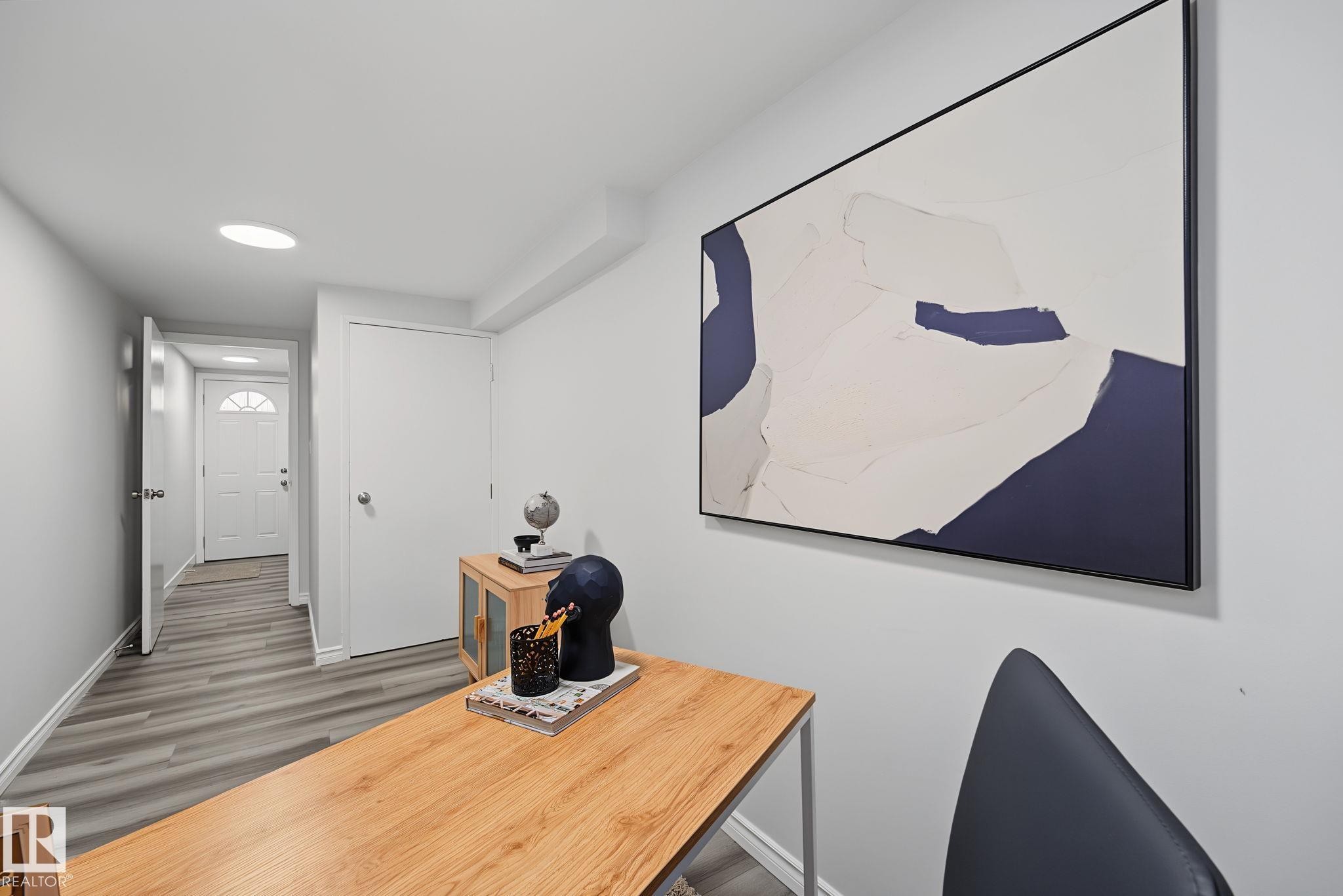 661 Abbottsfield Road Nw, Edmonton, AB - Indoor