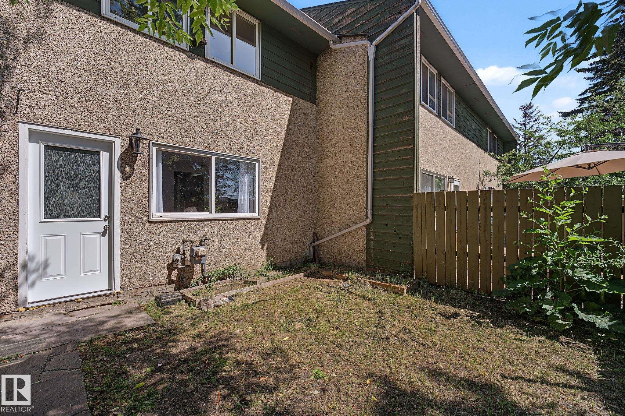 661 Abbottsfield Road Nw, Edmonton, AB - Outdoor With Exterior