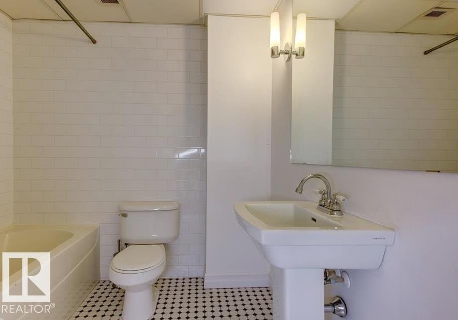 Bathroom - 210 10134 100 Street, Edmonton, AB