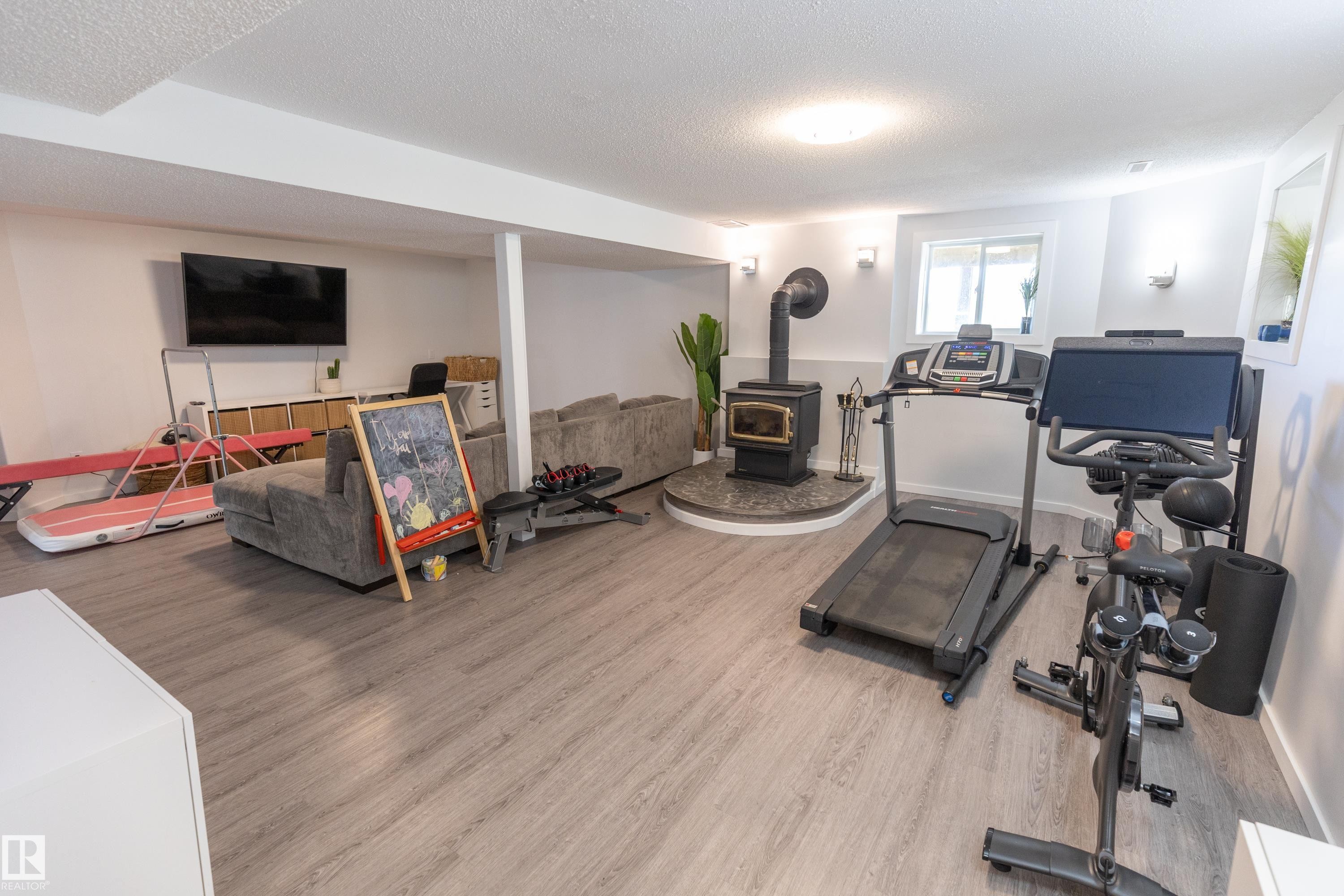90 22111 Twp Rd 510, Rural Leduc County, AB - Indoor Photo Showing Gym Room