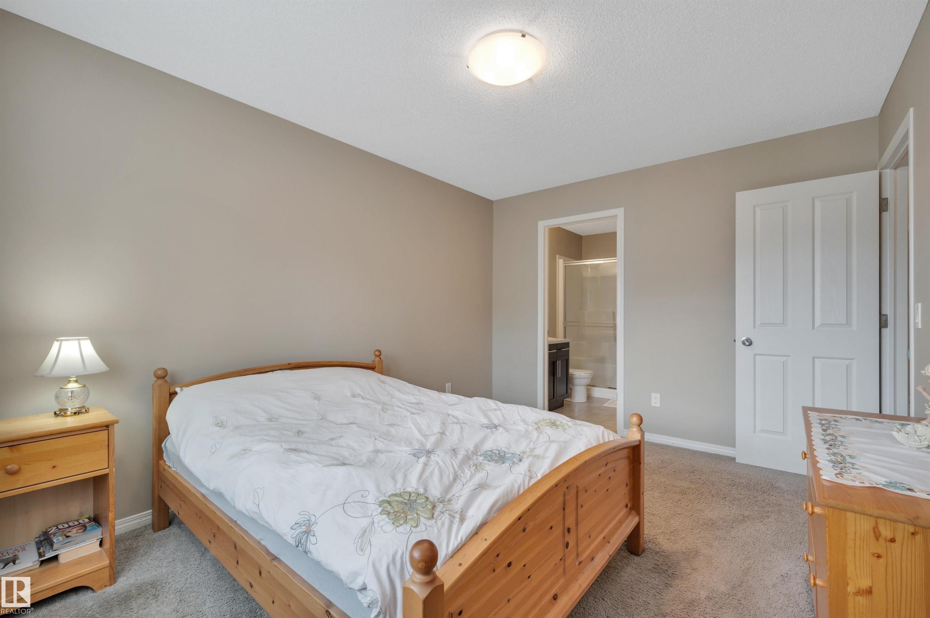 #59 460 Hemingway Rd Nw, Edmonton, AB - Indoor Photo Showing Bedroom