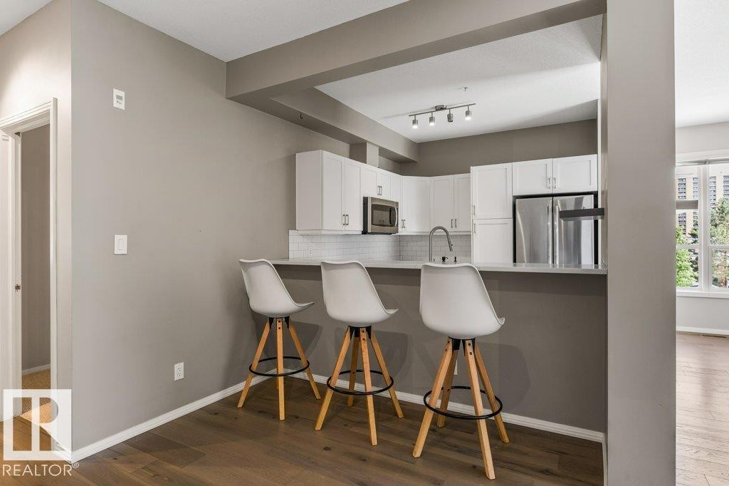 #202 10033 110 St Nw, Edmonton, AB - Indoor