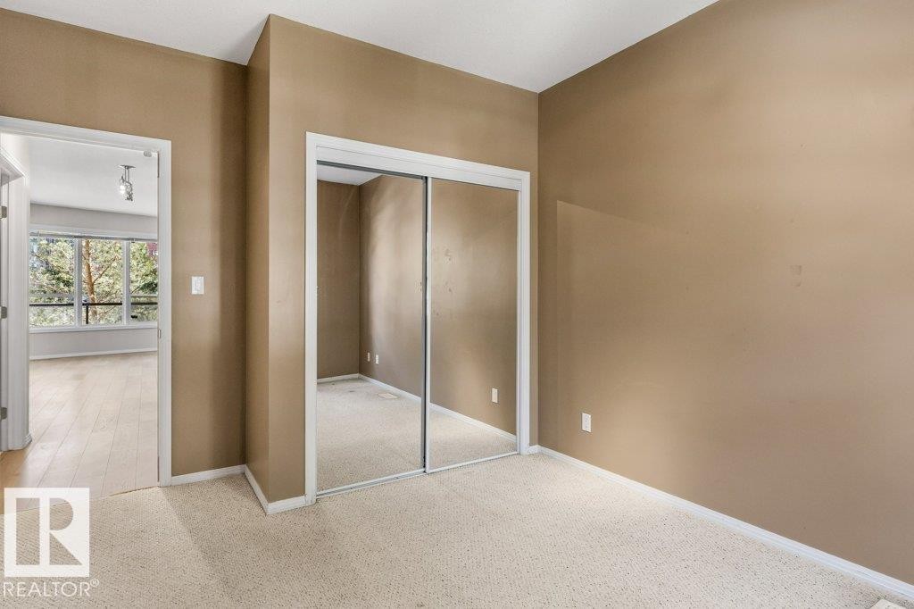 #202 10033 110 St Nw, Edmonton, AB - Indoor Photo Showing Other Room