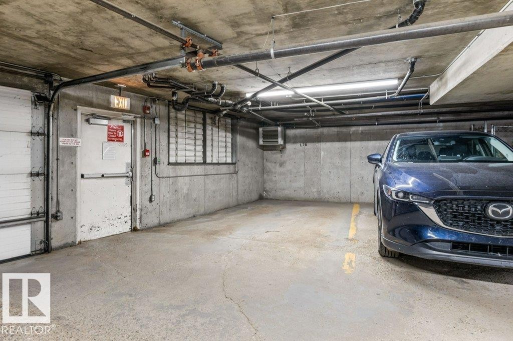 #202 10033 110 St Nw, Edmonton, AB - Indoor Photo Showing Garage