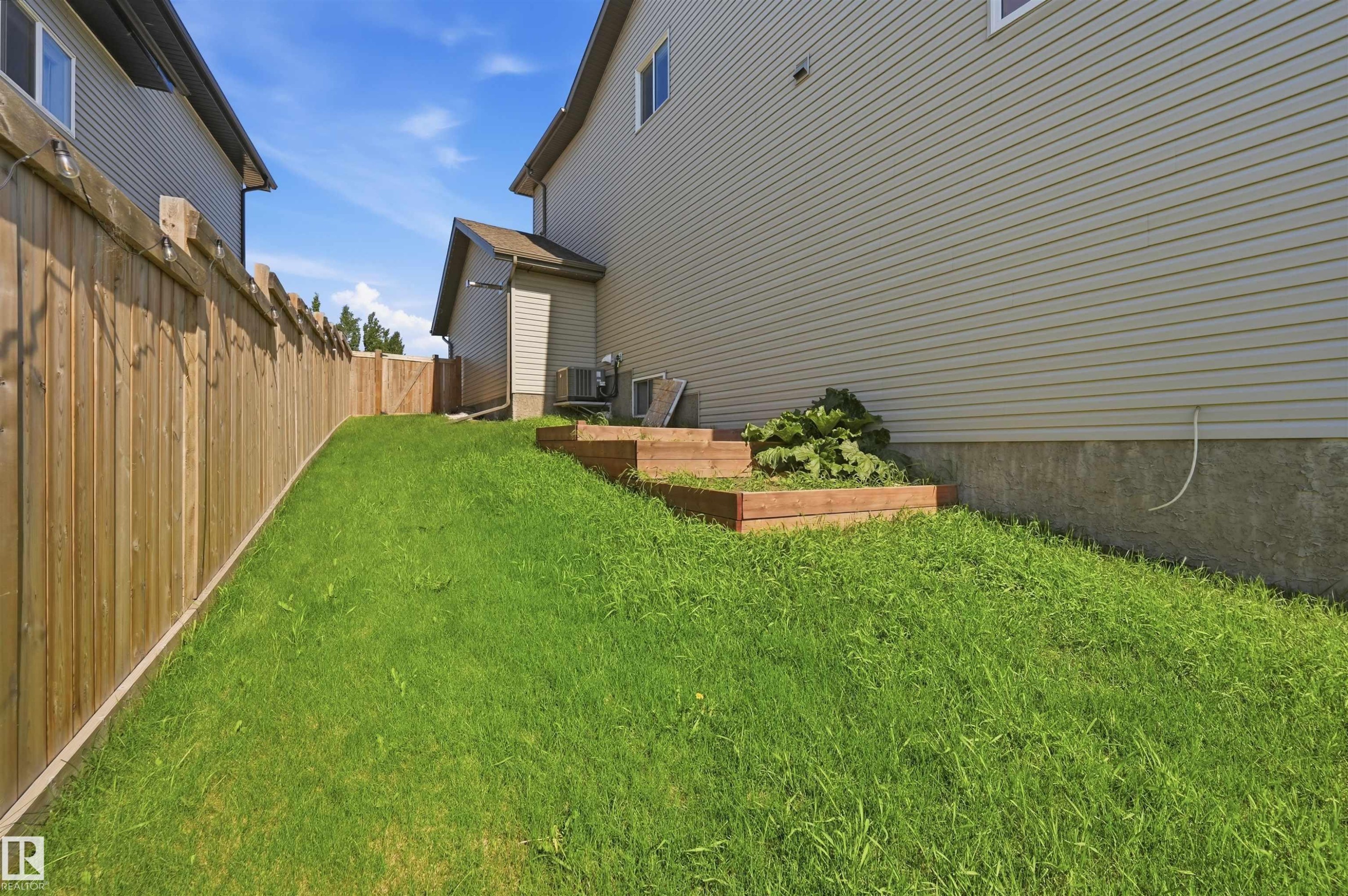 9 Southbridge Drive, Calmar, AB