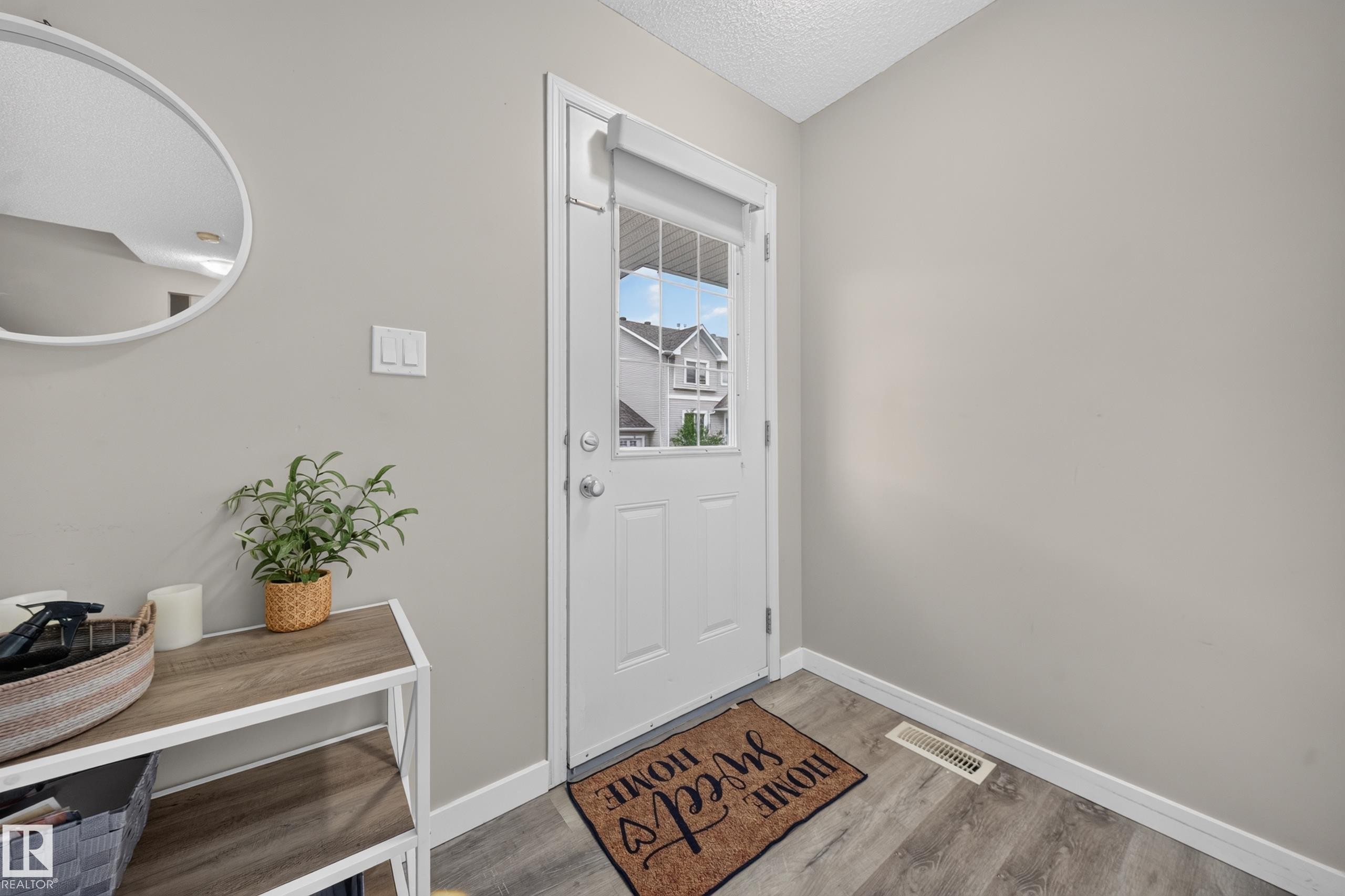 Interior entry - 59 2503 24 Street, Edmonton, AB