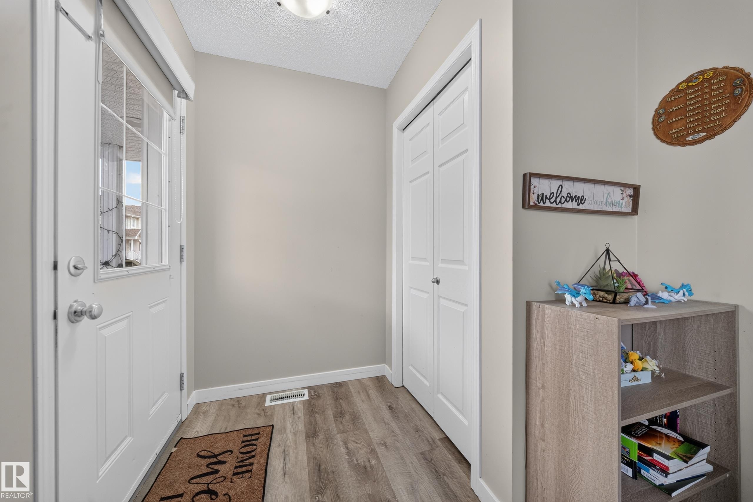 Interior entry - 59 2503 24 Street, Edmonton, AB