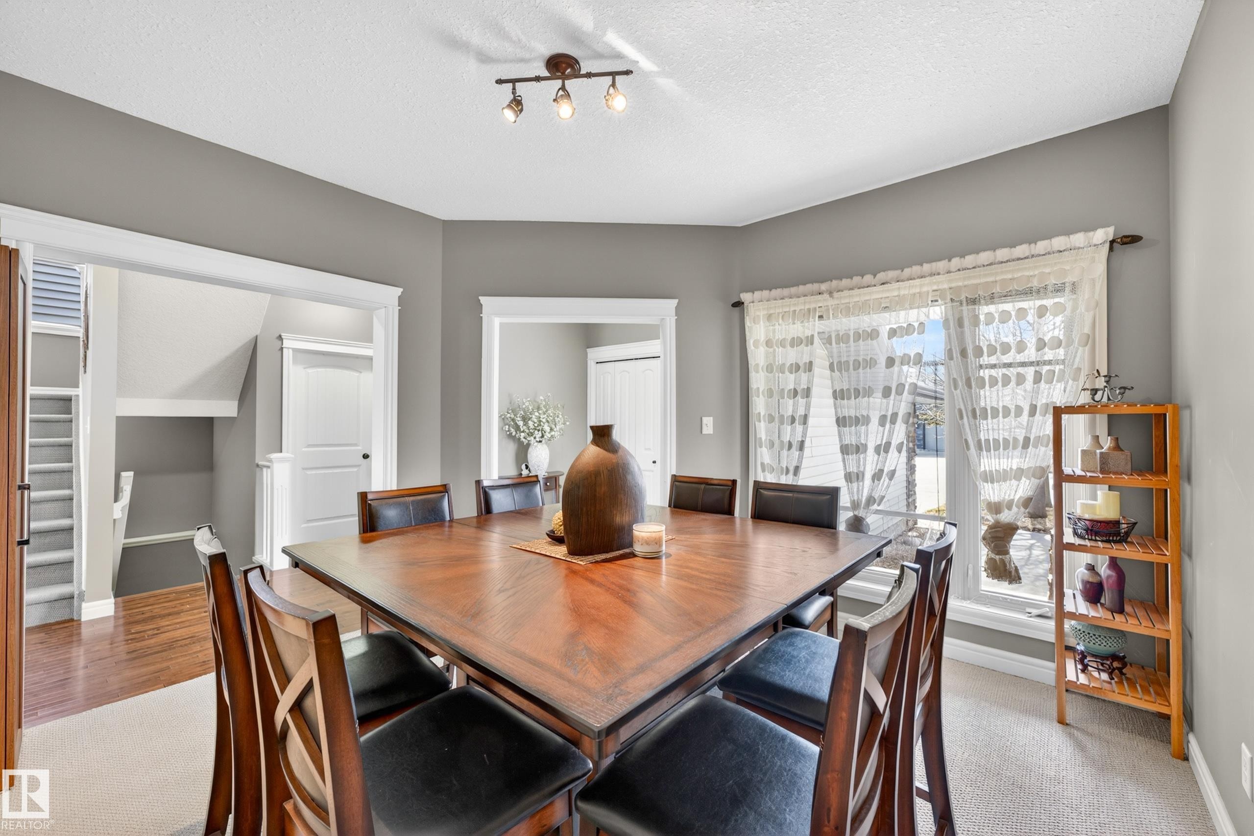 506 Adams Way Sw, Edmonton, AB - Indoor Photo Showing Dining Room