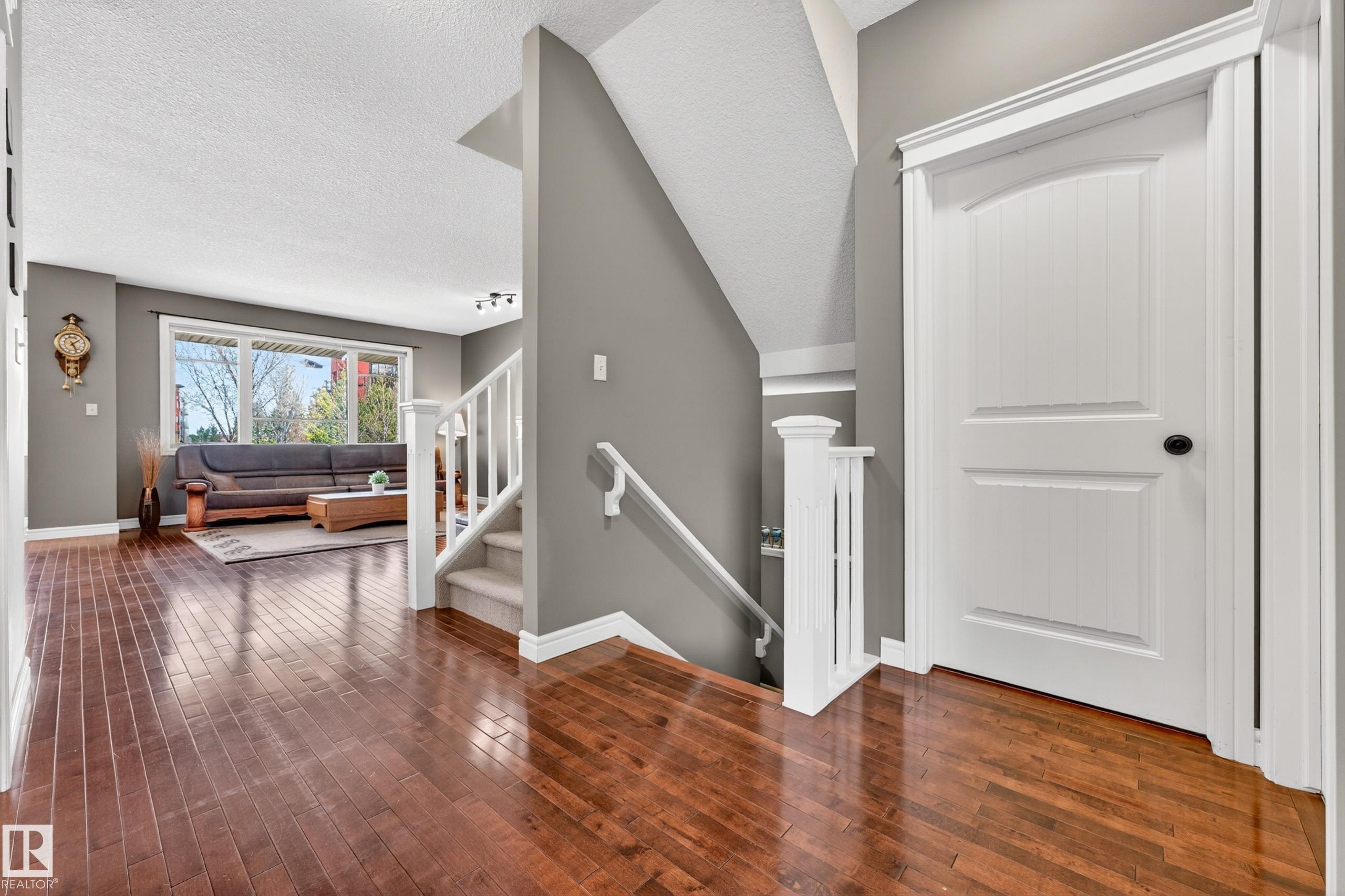 506 Adams Way Sw, Edmonton, AB - Indoor Photo Showing Other Room