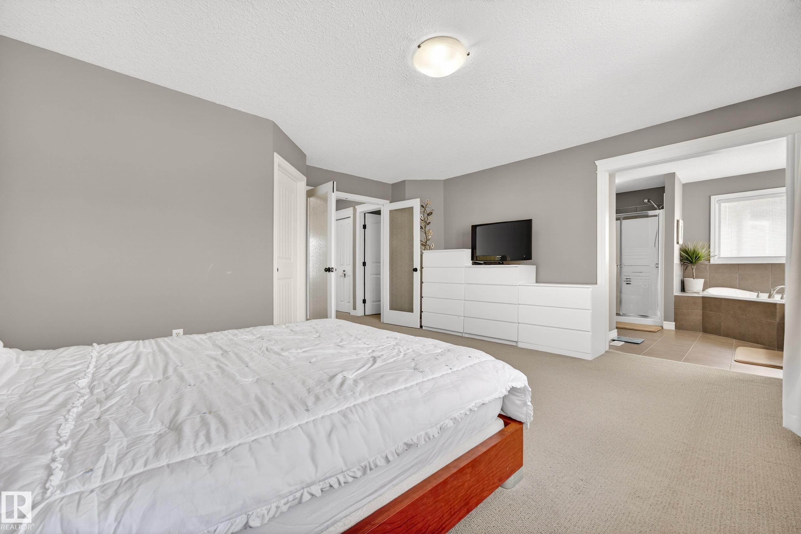 506 Adams Way Sw, Edmonton, AB - Indoor Photo Showing Bedroom