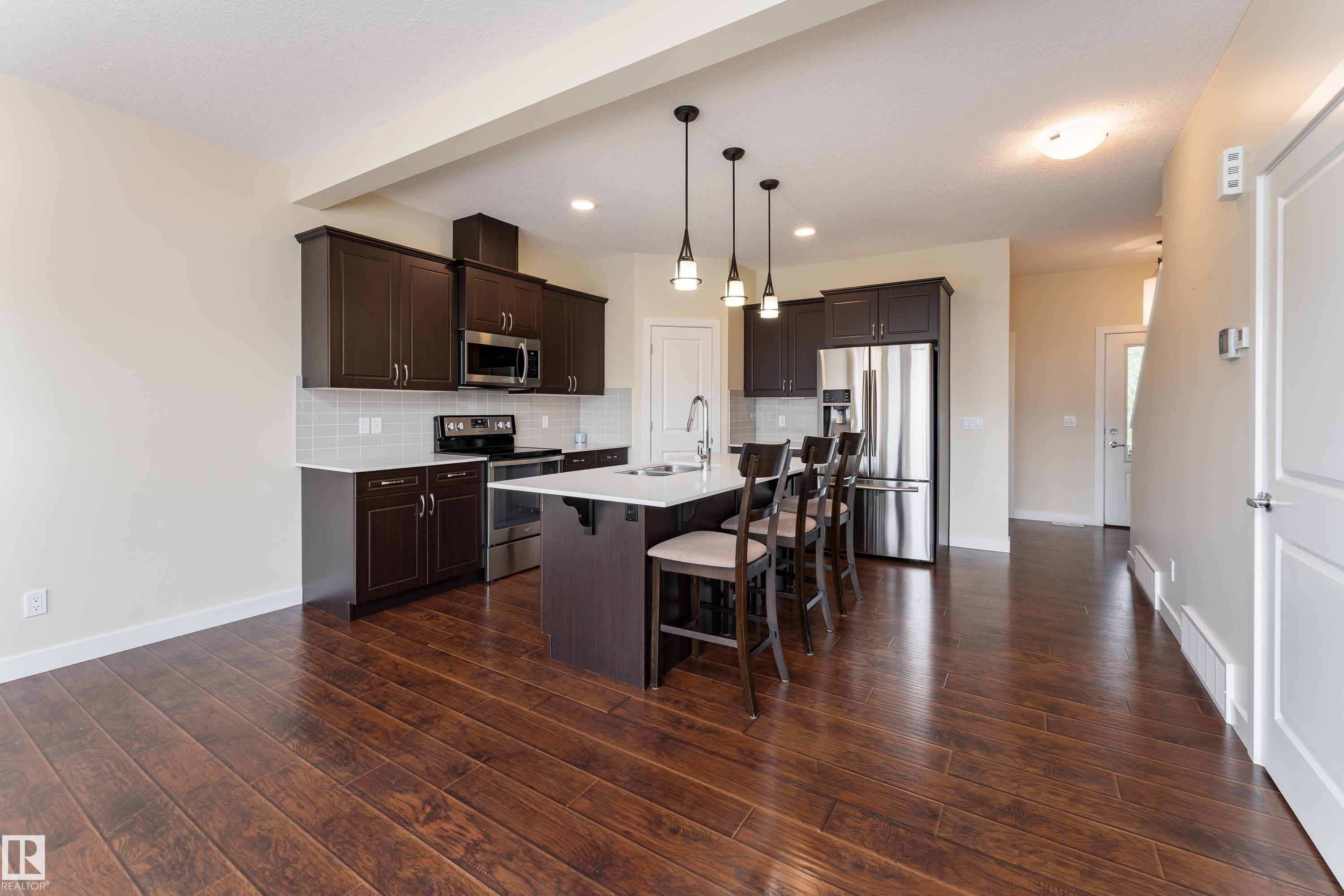 8589 Cushing Place Sw, Edmonton, AB - Indoor Photo Showing Kitchen With Stainless Steel Kitchen With Upgraded Kitchen