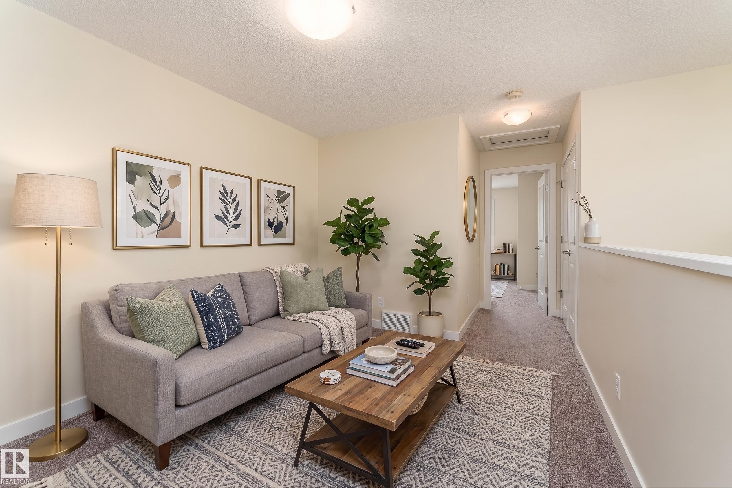 8589 Cushing Place Sw, Edmonton, AB - Indoor Photo Showing Living Room