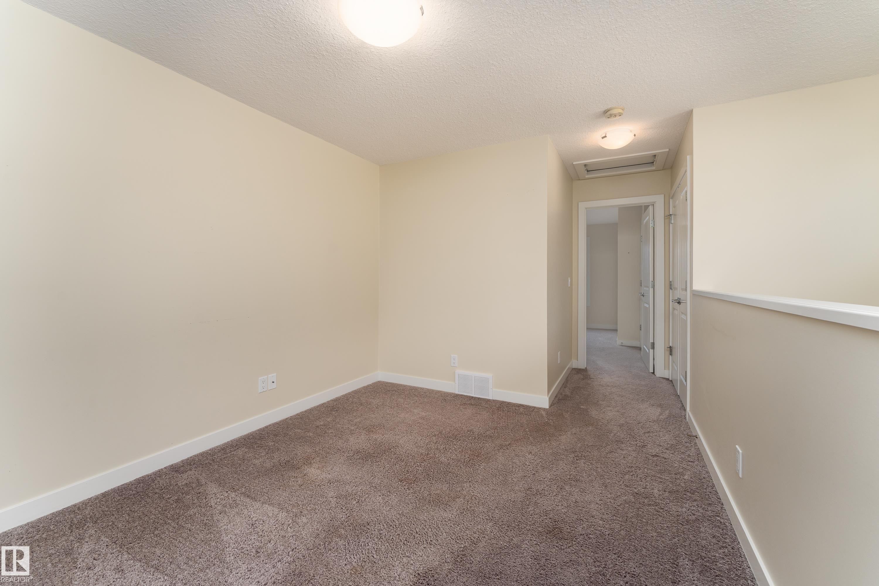 8589 Cushing Place Sw, Edmonton, AB - Indoor Photo Showing Other Room