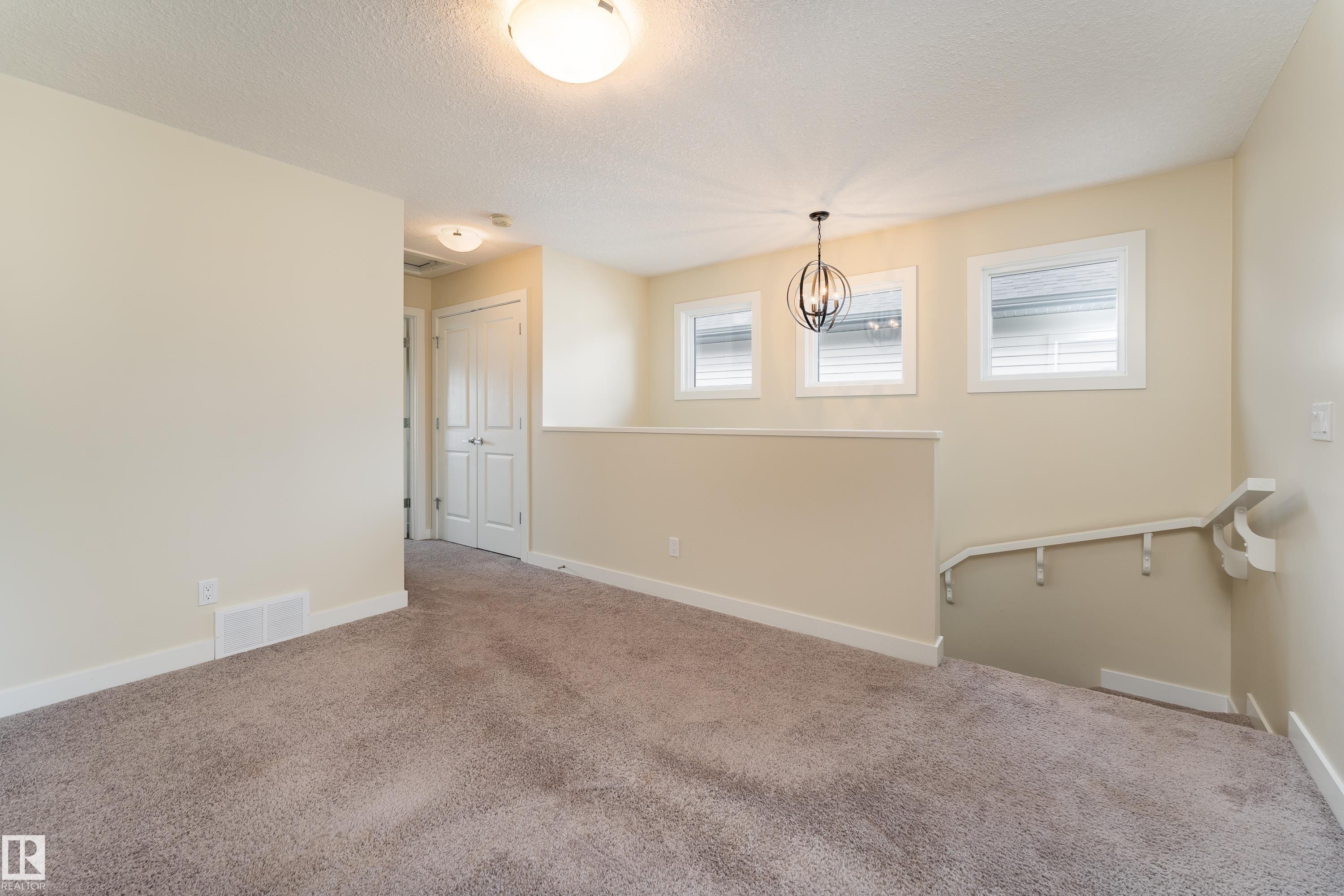 8589 Cushing Place Sw, Edmonton, AB - Indoor Photo Showing Other Room