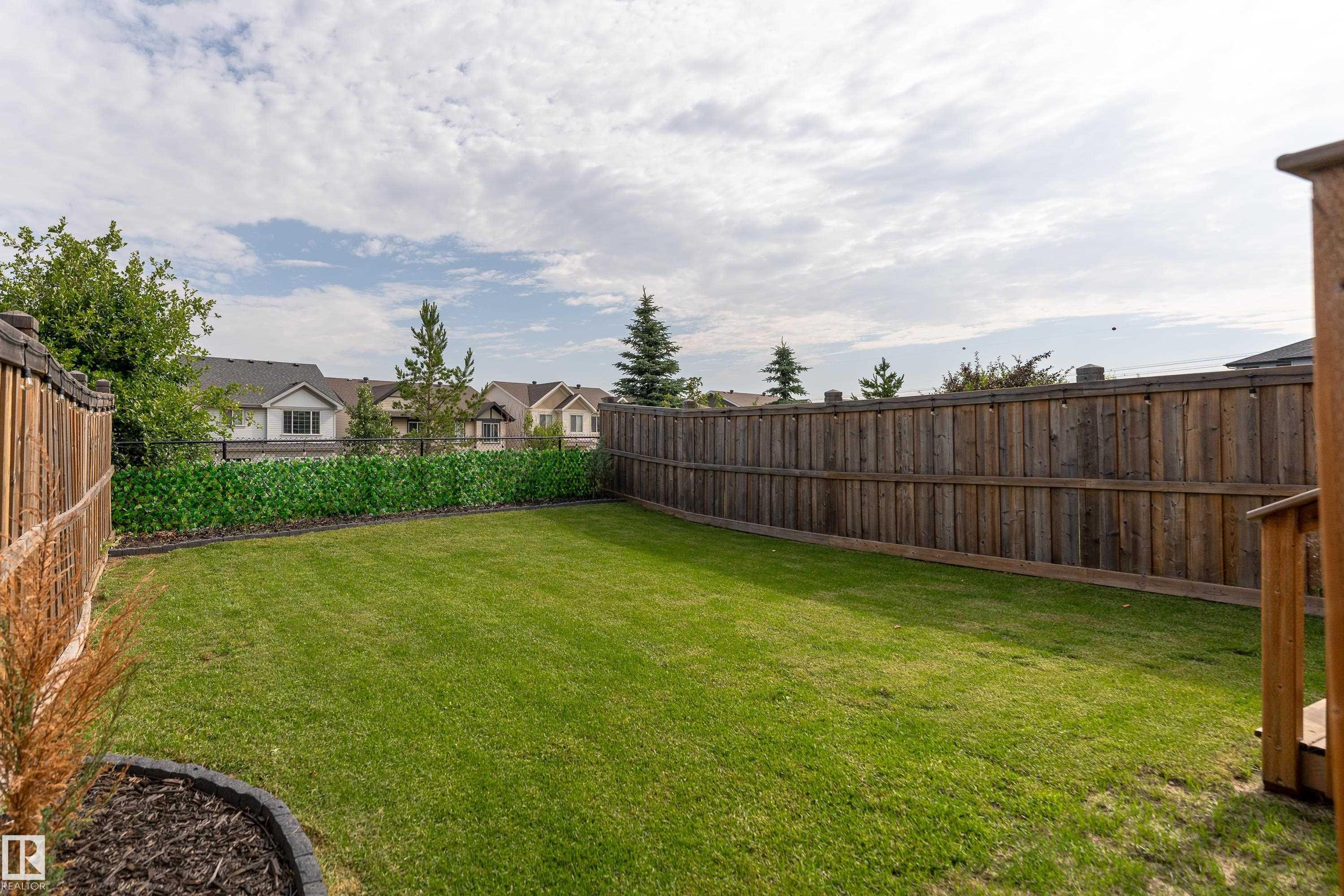8589 Cushing Place Sw, Edmonton, AB - Outdoor
