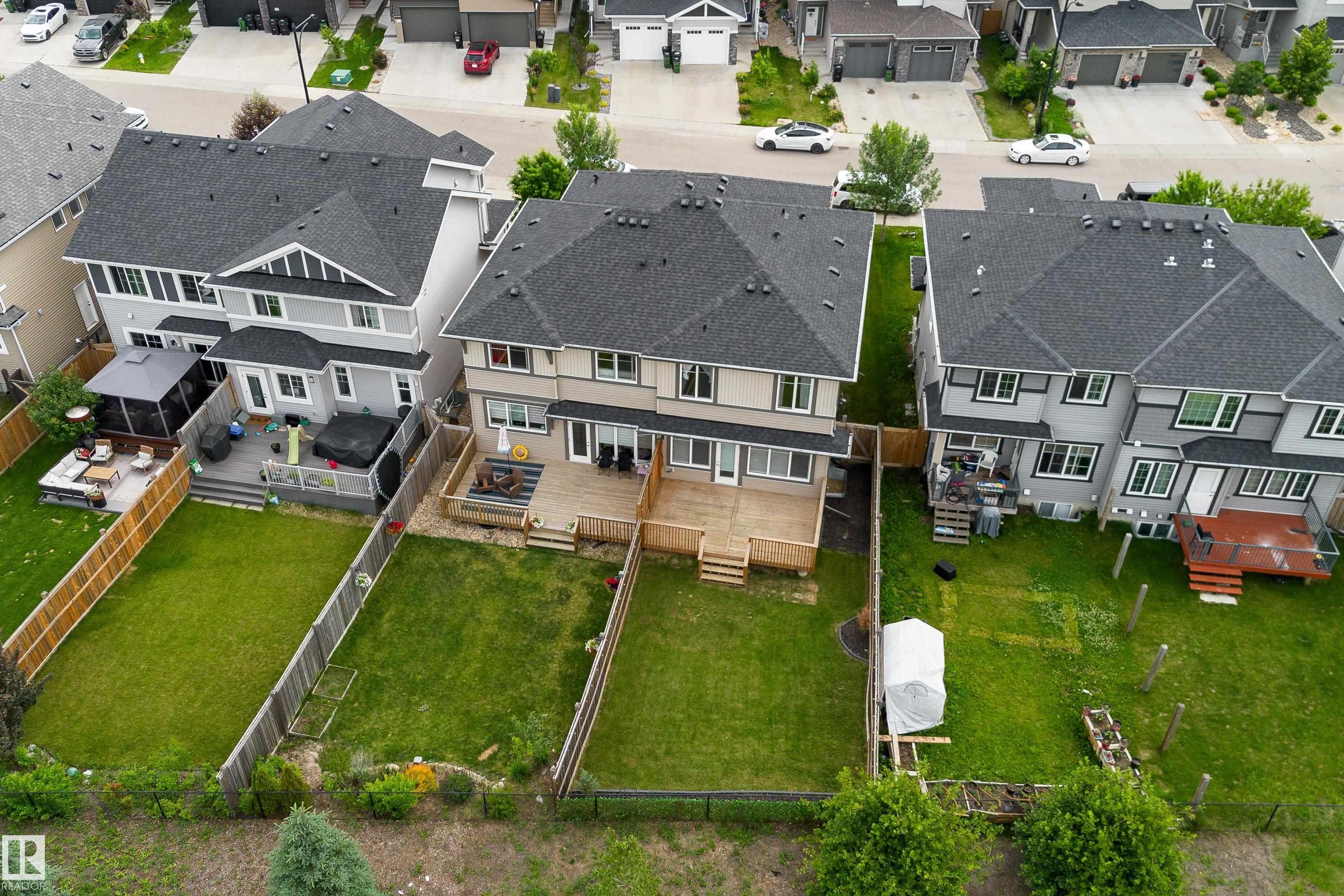8589 Cushing Place Sw, Edmonton, AB - Outdoor