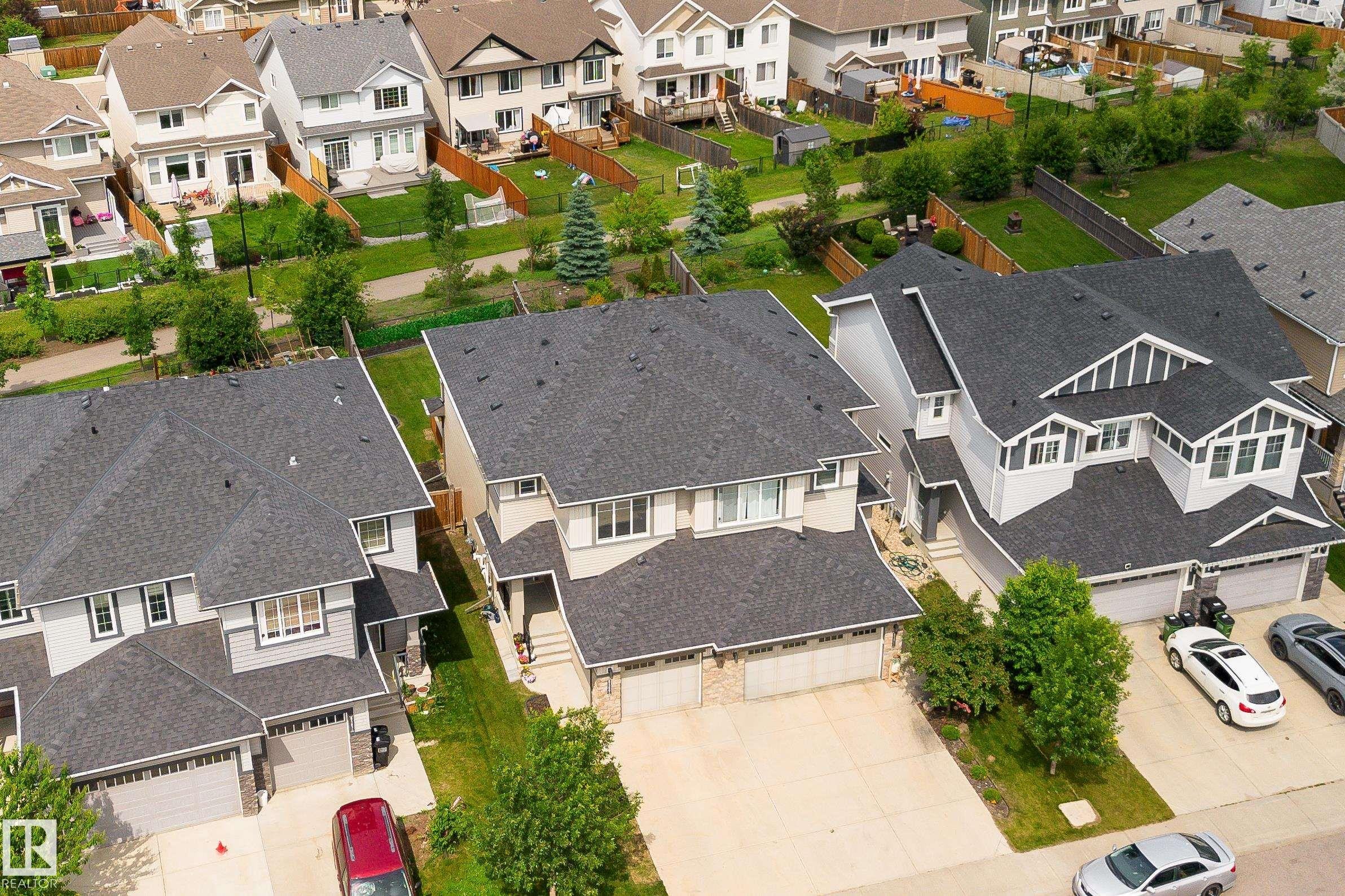 8589 Cushing Place Sw, Edmonton, AB - Outdoor With Facade