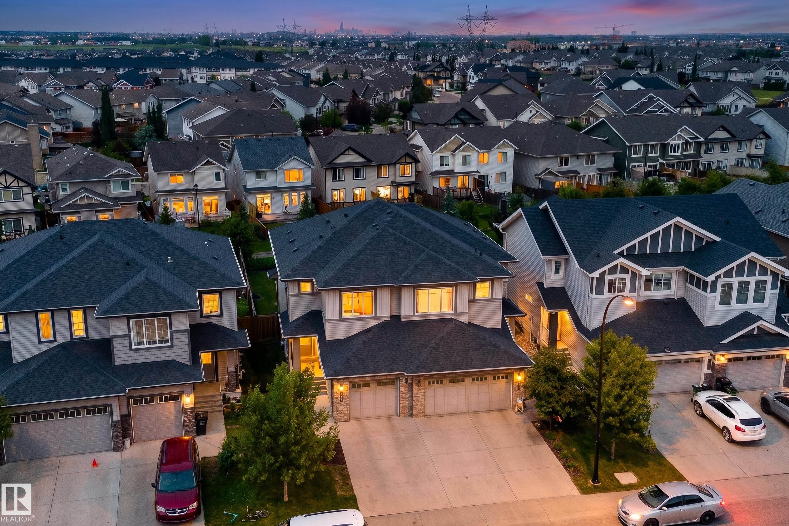 8589 Cushing Place Sw, Edmonton, AB - Outdoor With Facade
