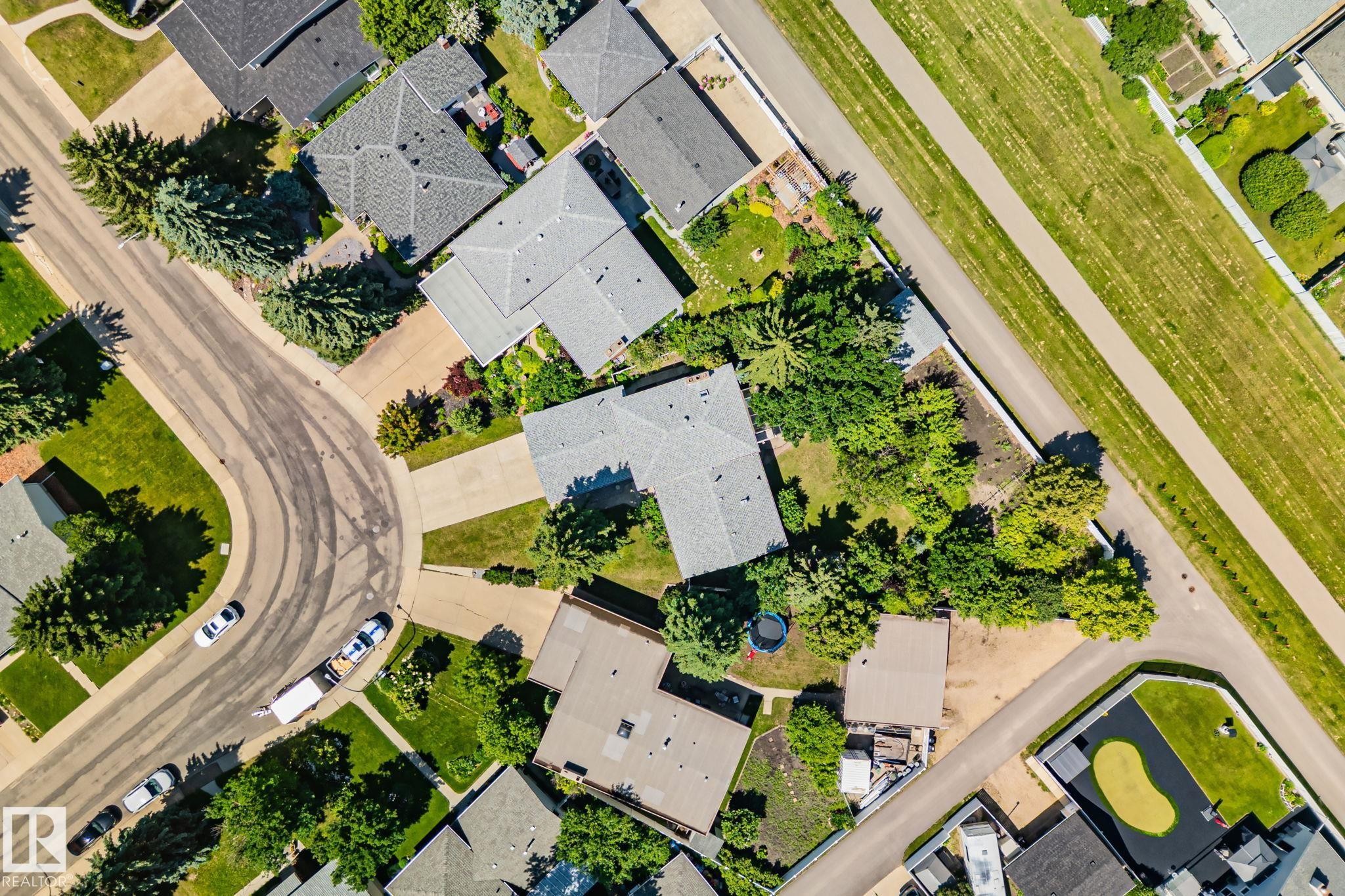 10904 40A Avenue, Edmonton, AB