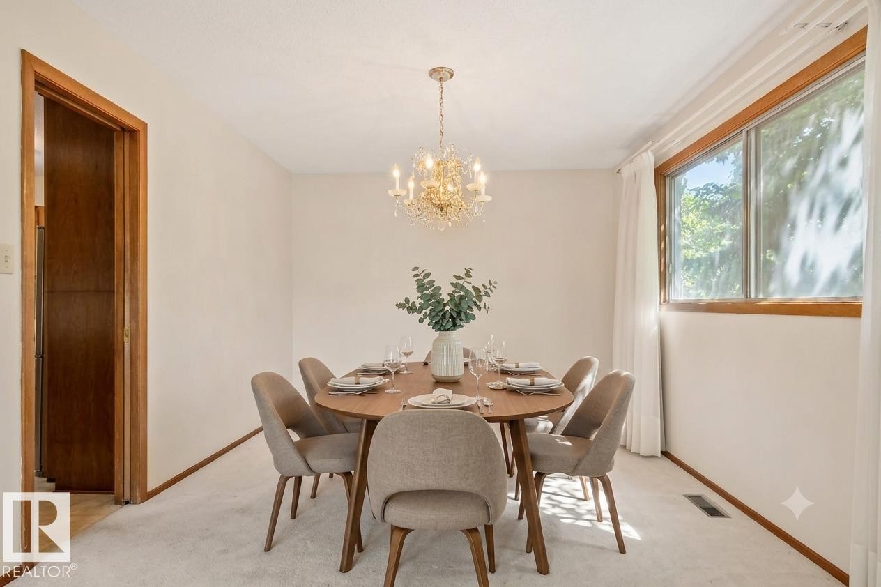 10904 40A Avenue, Edmonton, AB