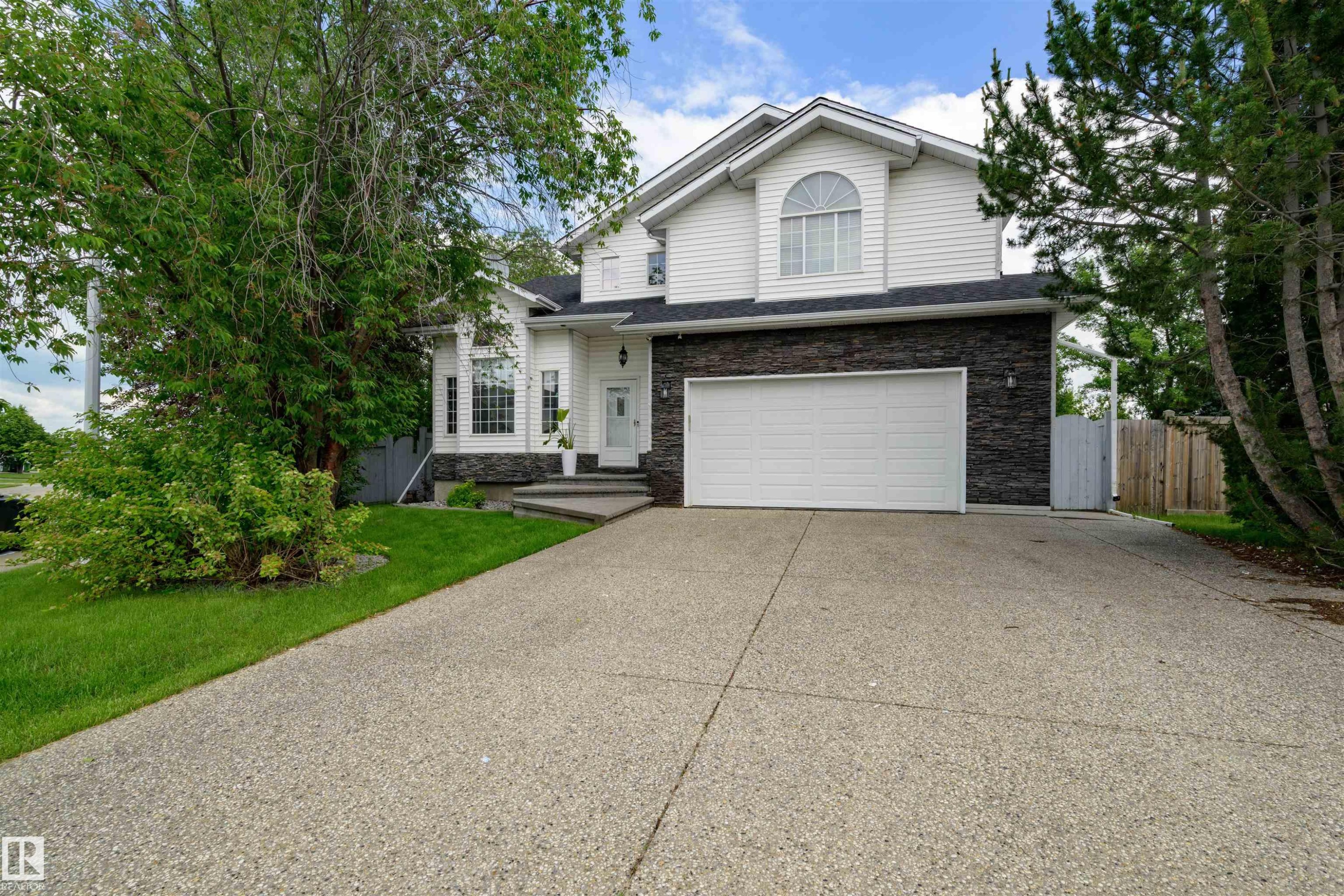 17219 113 Street, Edmonton, AB