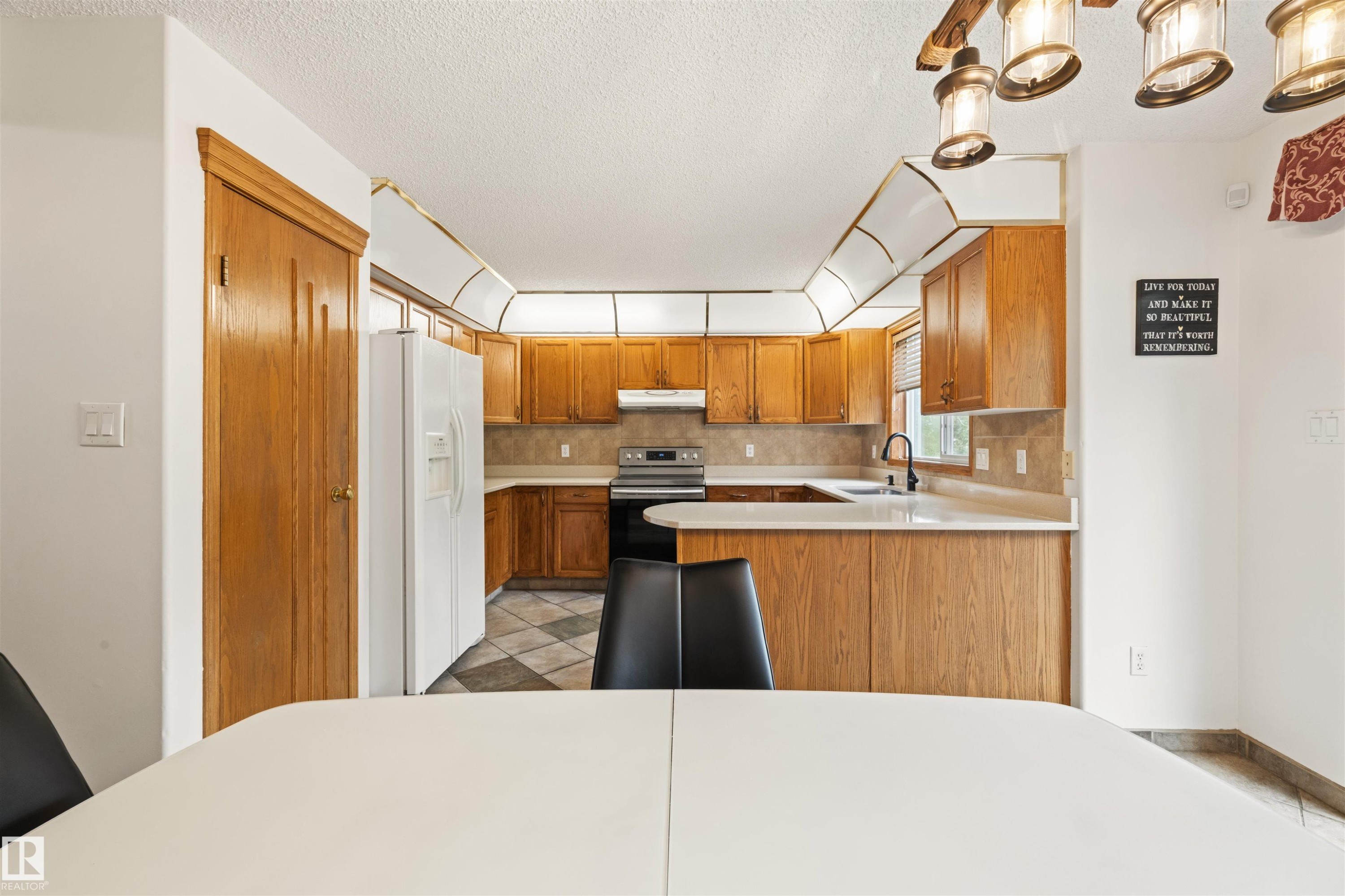 17219 113 Street, Edmonton, AB