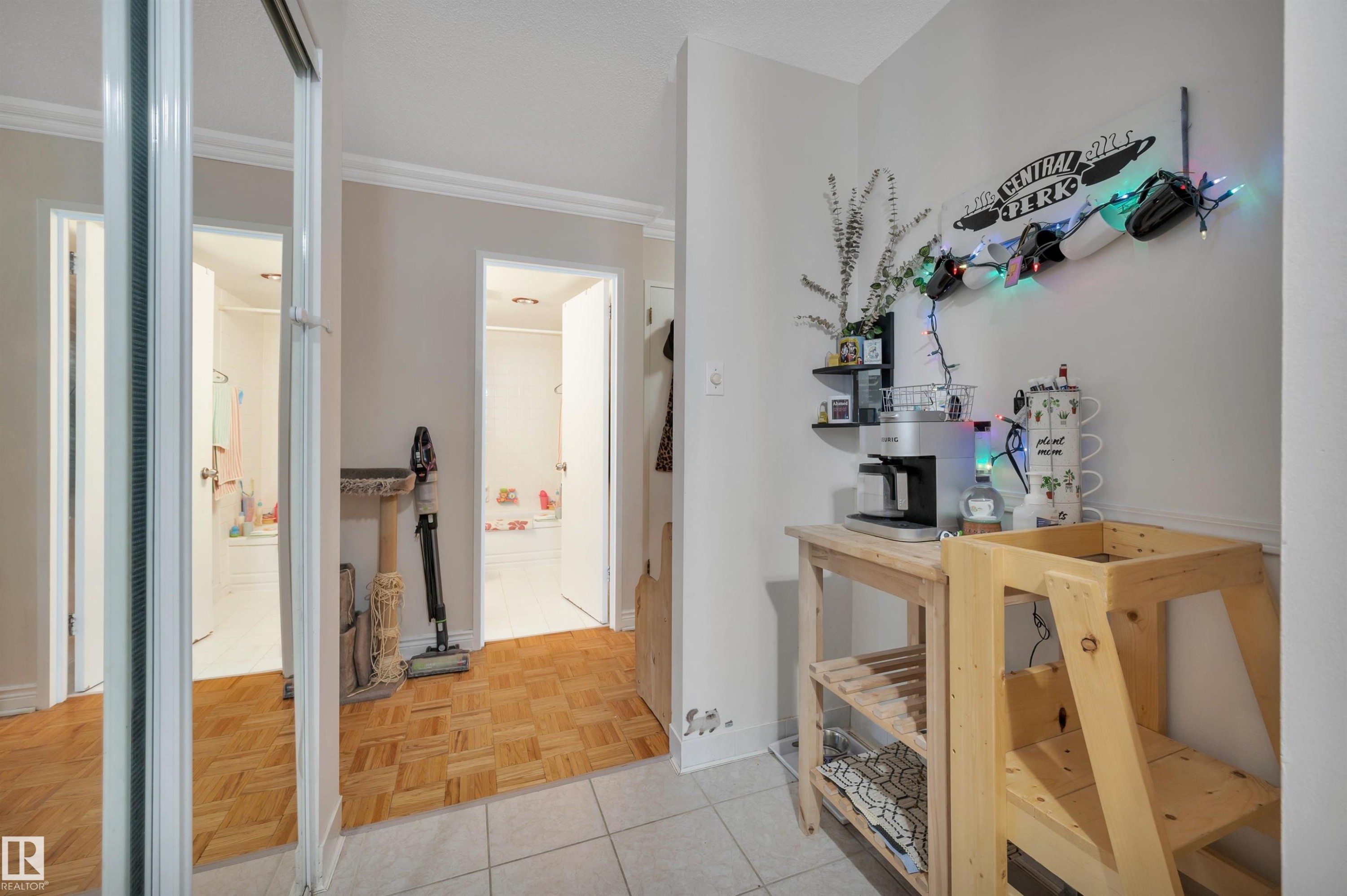 205 9835 113 Street, Edmonton, AB