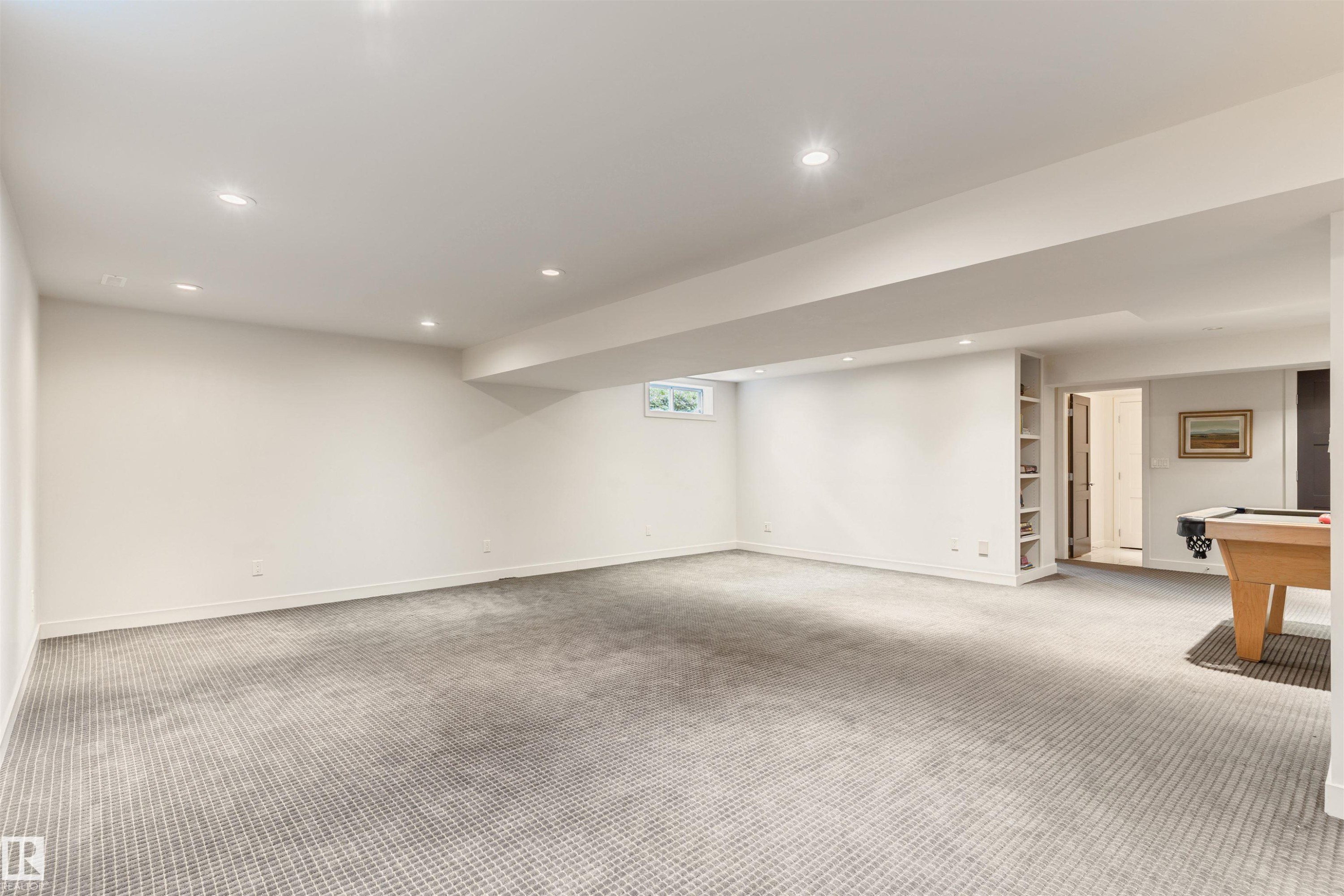 16 Quesnell Road Nw, Edmonton, AB - Indoor