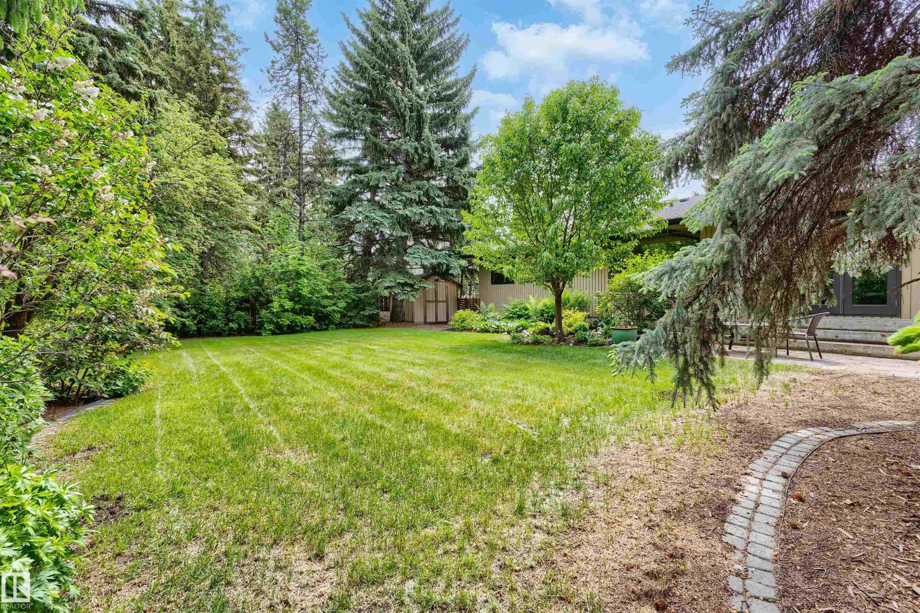 16 Quesnell Road Nw, Edmonton, AB - Outdoor