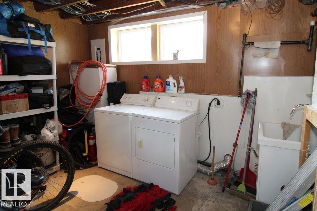 10320 79 Street Nw, Edmonton, AB - Indoor Photo Showing Laundry Room