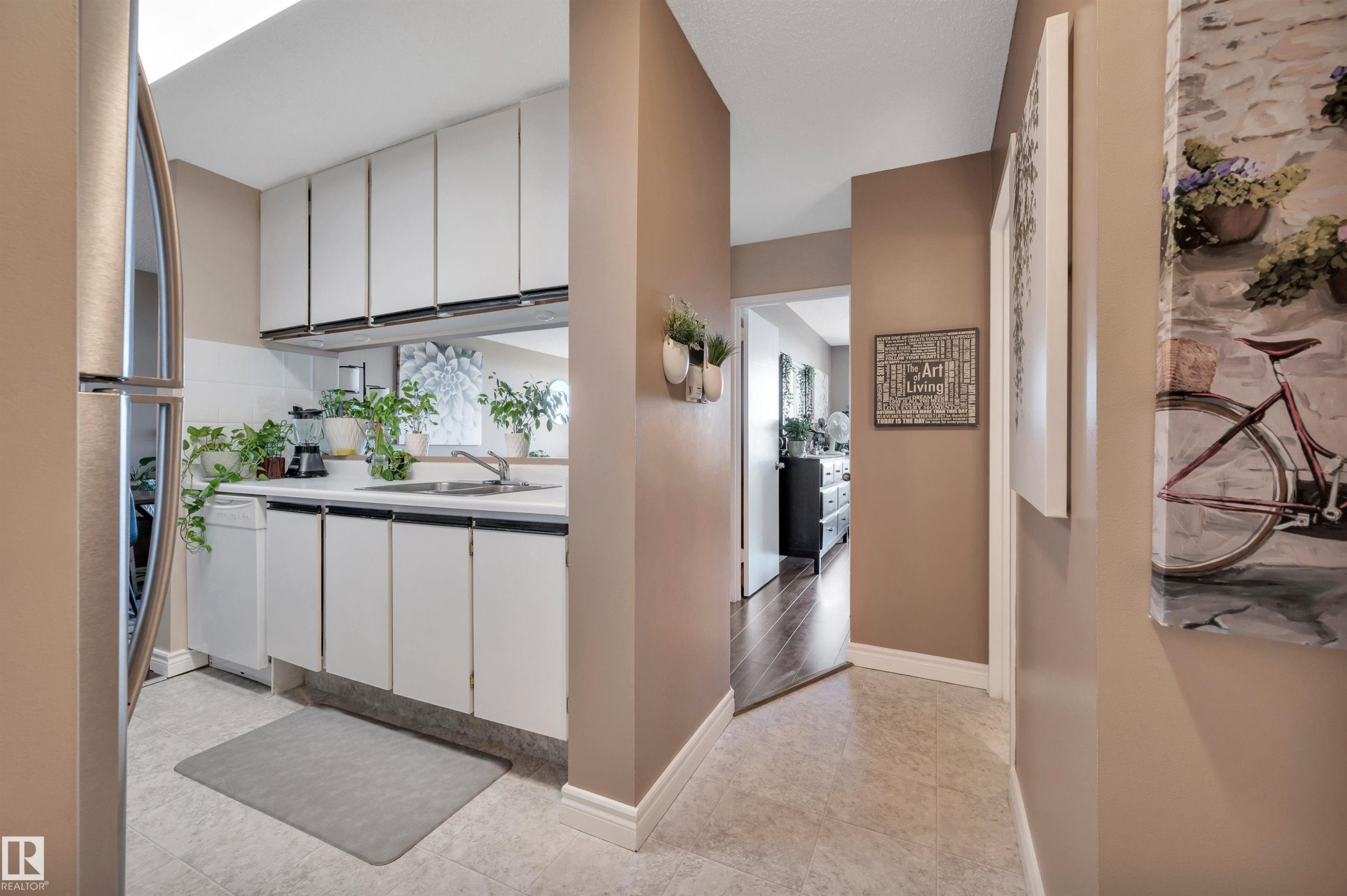 1402 9835 113 Street, Edmonton, AB