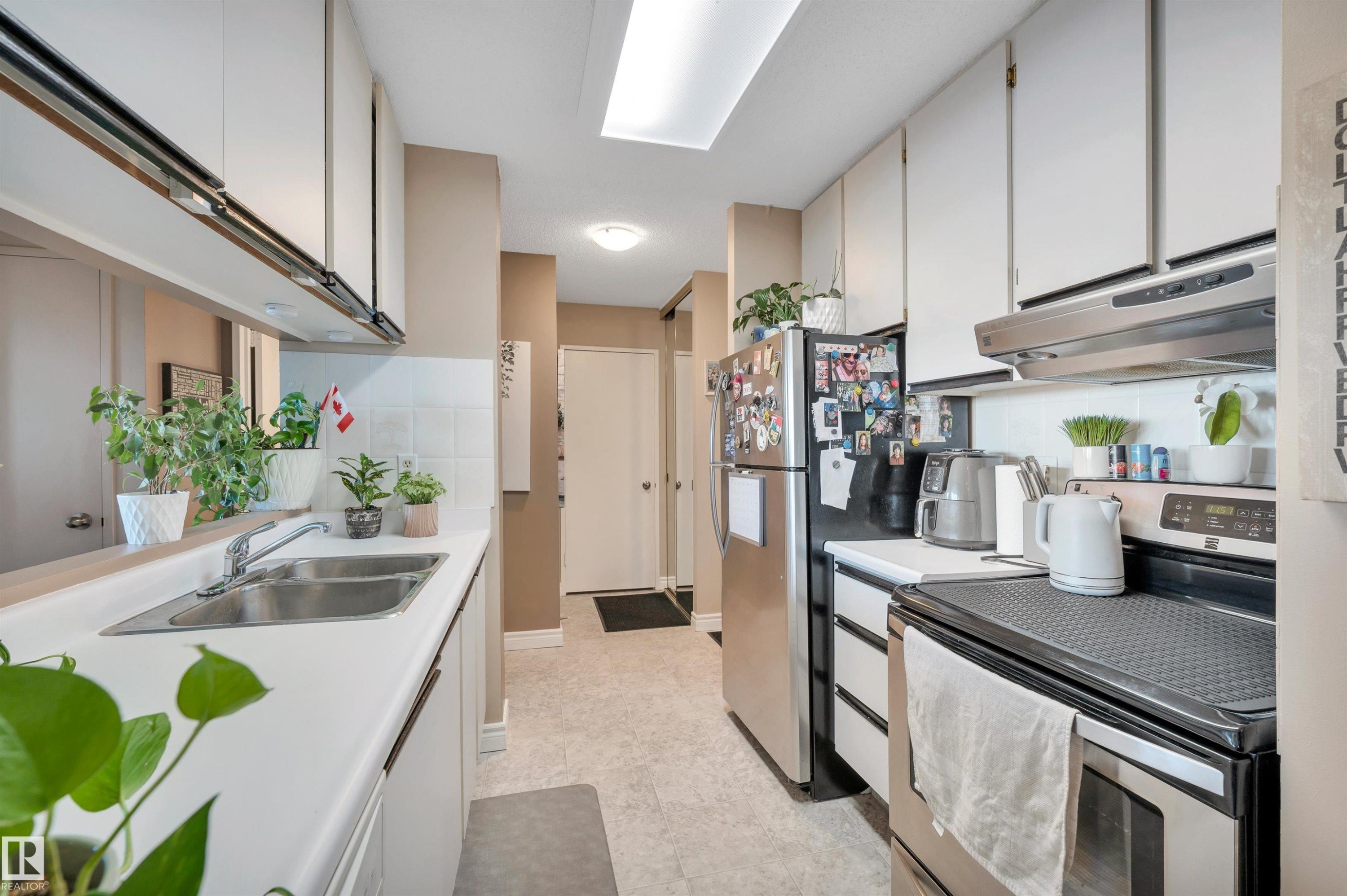 1402 9835 113 Street, Edmonton, AB