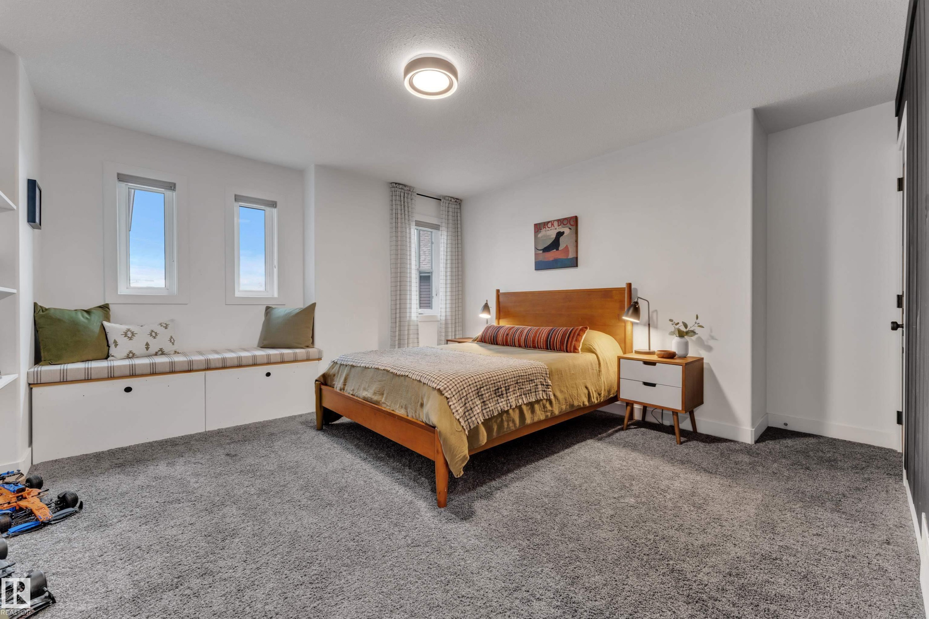3722 Kidd Crescent Sw, Edmonton, AB - Indoor Photo Showing Bedroom